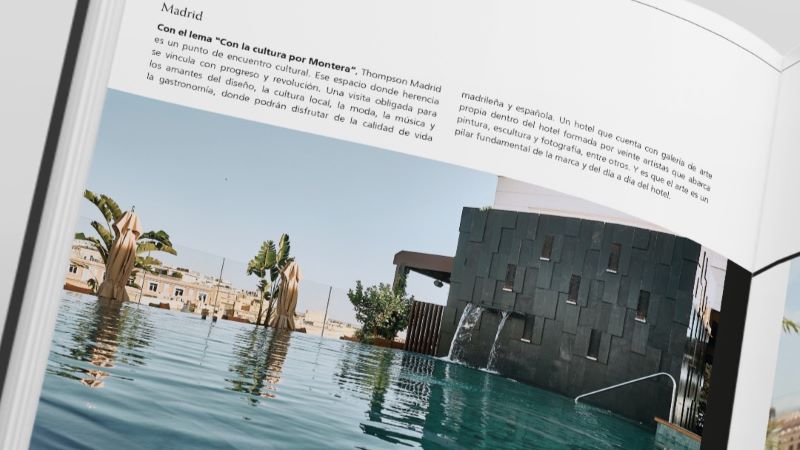 Imatge d'un dels espais de l'Hotel Thompson, un hotel singular d'Espanya ubicat a Madrid, amb piscina i palmeres