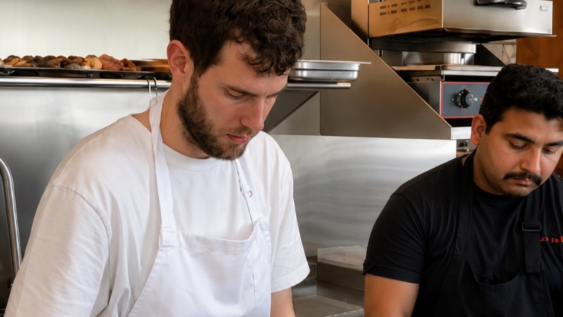 Lucas Urmeneta, xef i soci del Bar Bocata