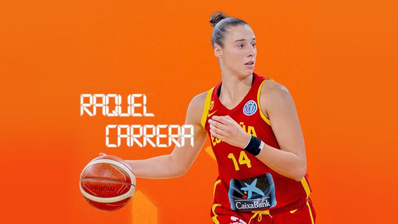 Raquel Carrera Imatge de la jugadora de bàsquet Raquel Carrera sobre un fons taronja