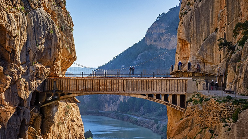 Imatge del pont de la ruta del Caminet del Rei, a M&agrave;laga
