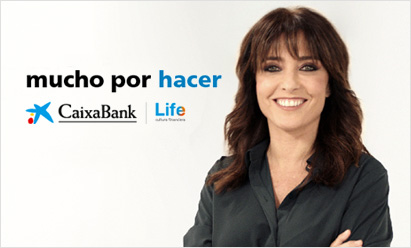 La imagen muestra el logo de CaixaBank y a una mujer sonriendo junto al lema: "Mucho por hacer".