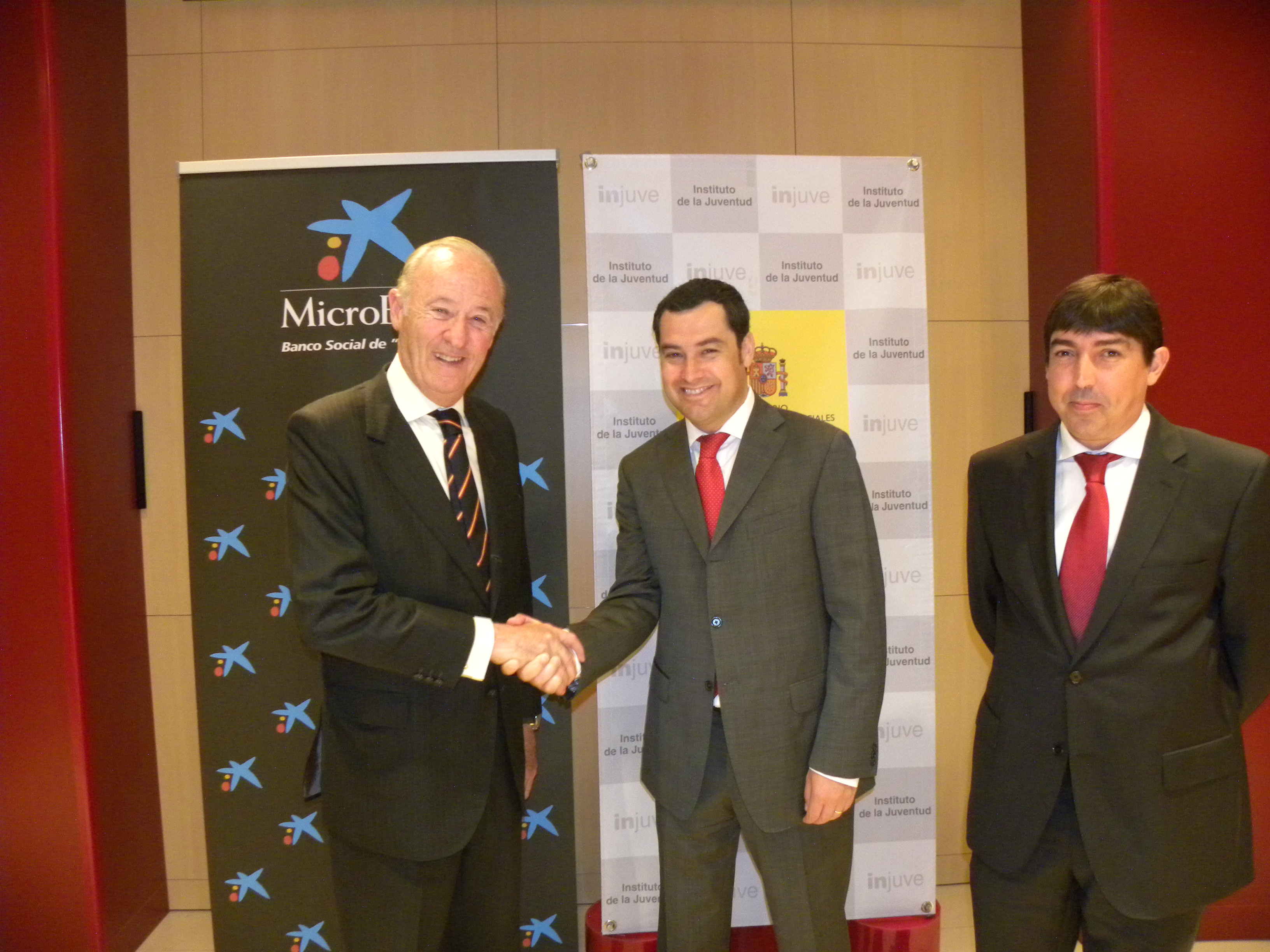 MicroBank y el Injuve renuevan su acuerdo para facilitar la financiación a jóvenes emprendedores