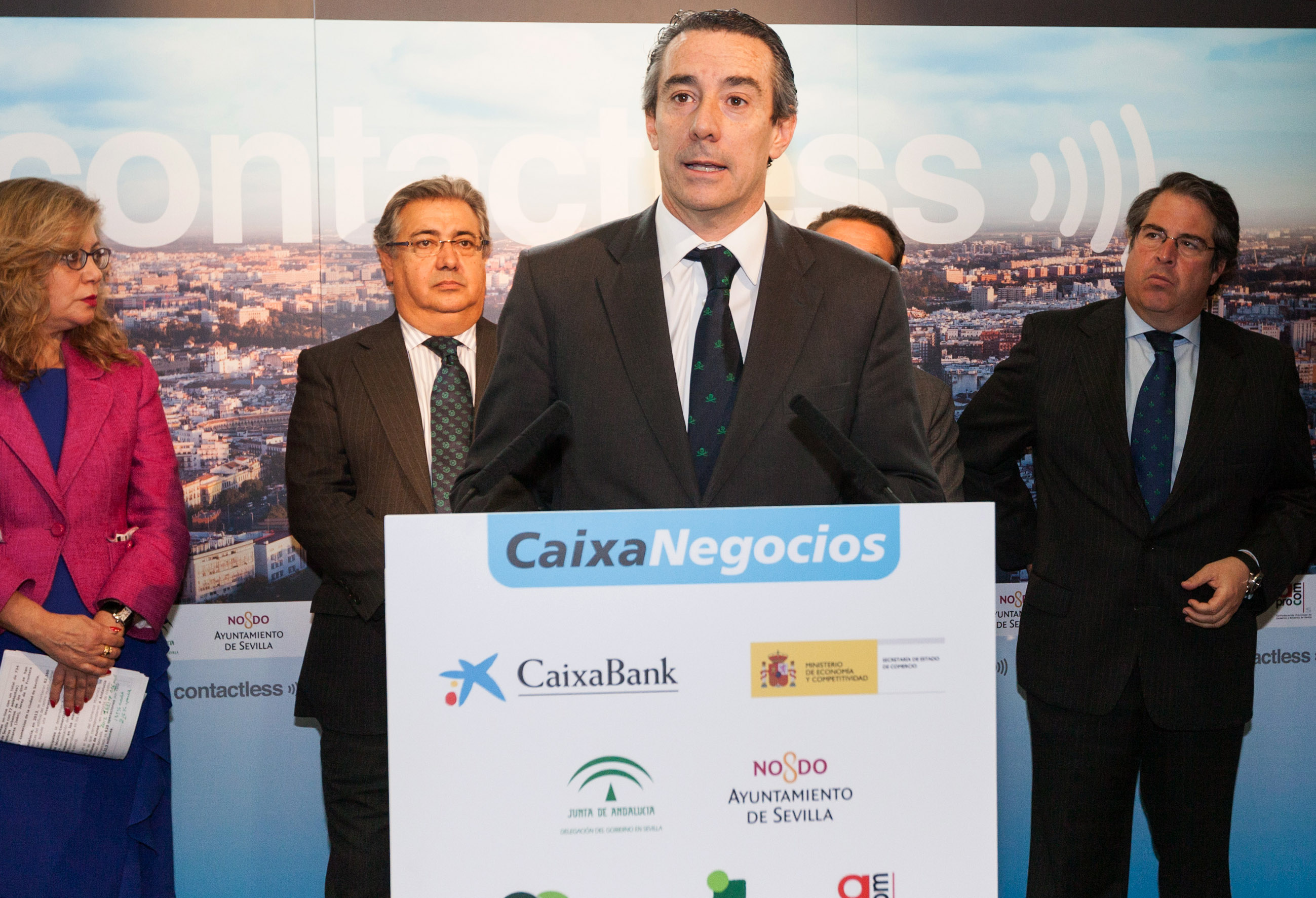 CaixaBank despliega en Sevilla la nueva tecnología de pago contactless
