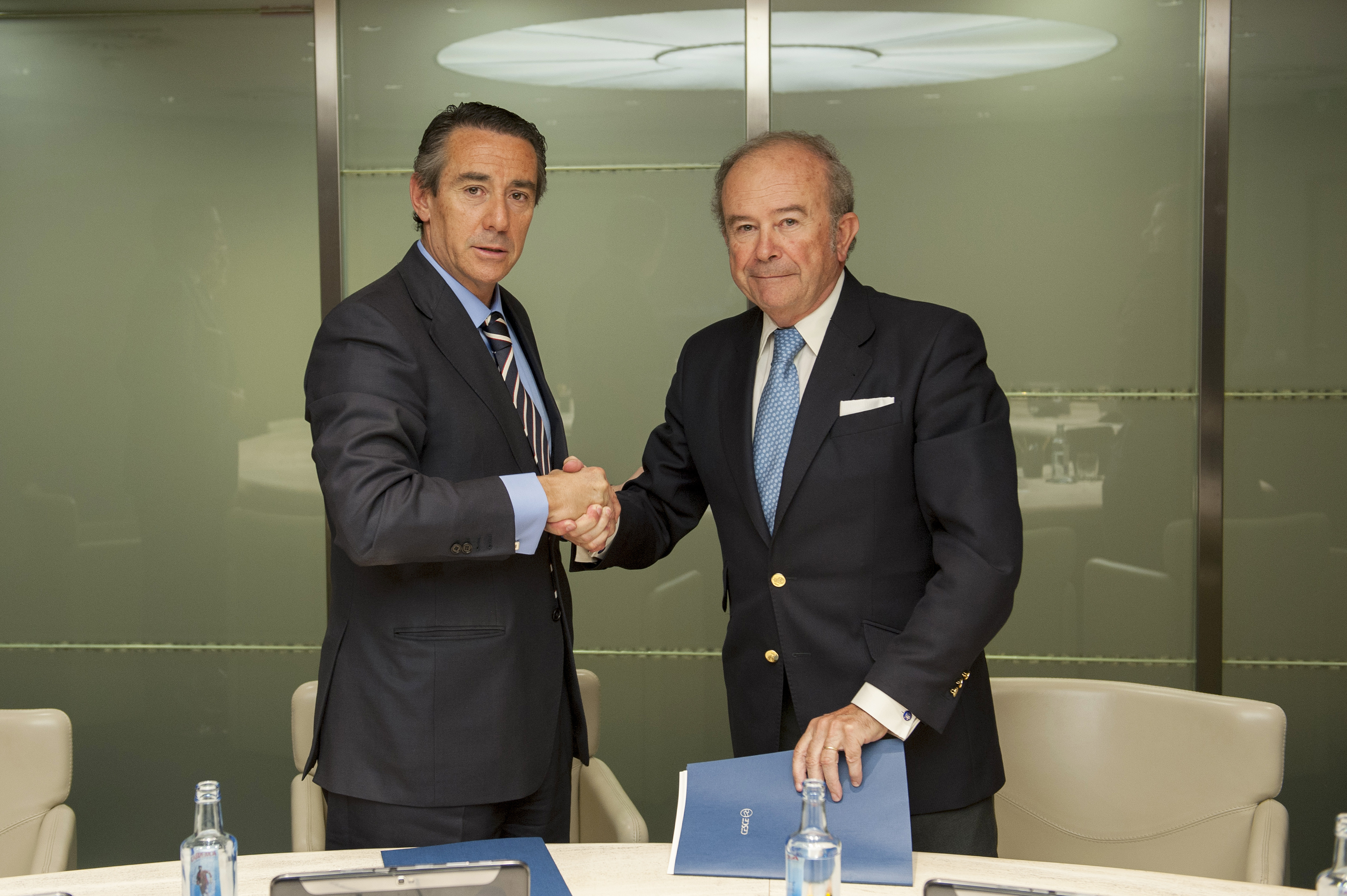 CaixaBank y CESCE firman un acuerdo para impulsar la financiación del crédito comercial