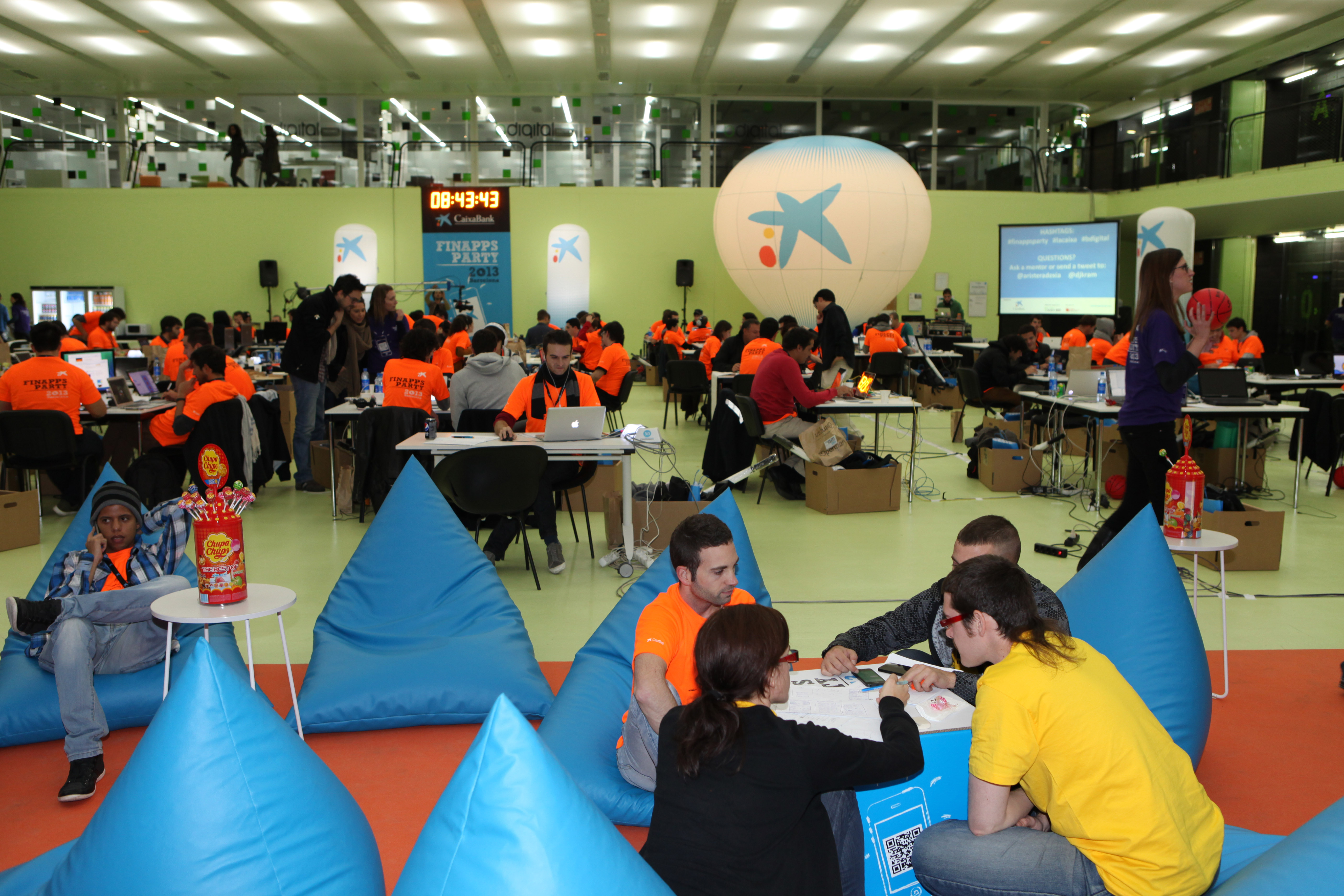 CaixaBank and Global Payments convene the FinAppsParty app development marathon, to be held simultaneously in Barcelona and Atlanta