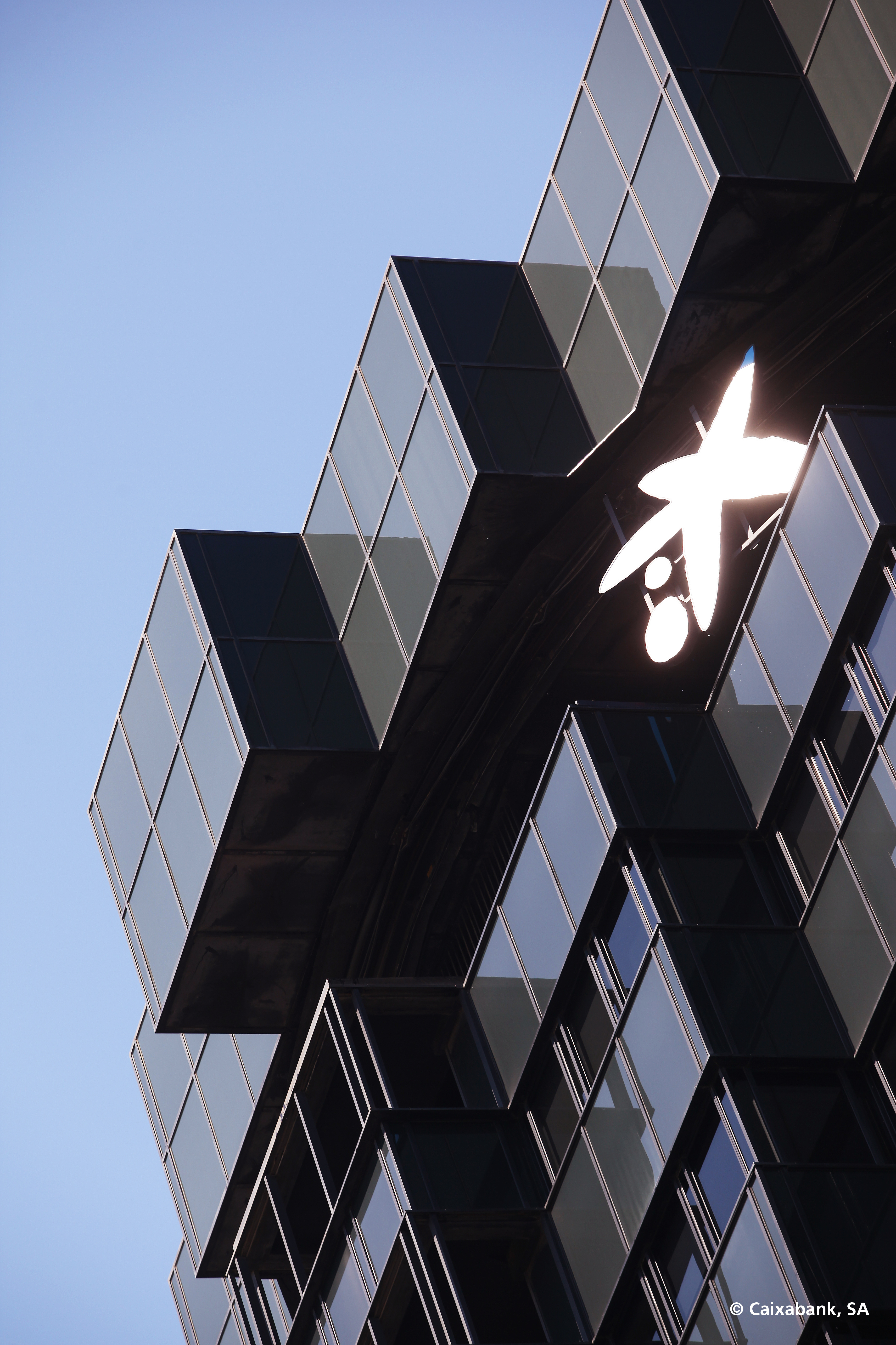 El Grupo "la Caixa" supera la evaluación global del BCE con un ratio de capital CET1 del 9,3% en el escenario adverso y CaixaBank alcanzaría el 10,3%