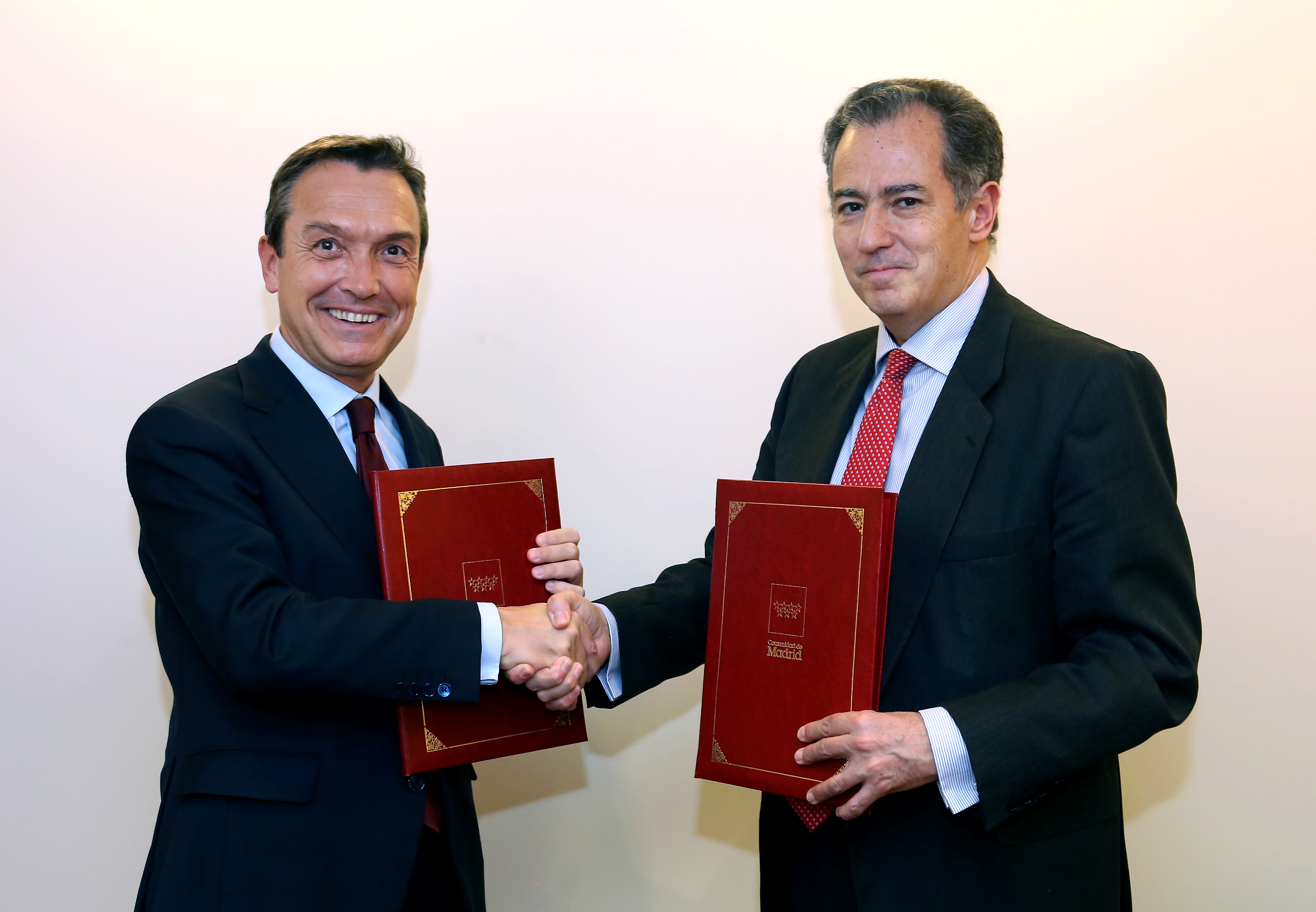 CaixaBank y la Comunidad de Madrid firman un acuerdo para impulsar el crecimiento de pymes y autónomos