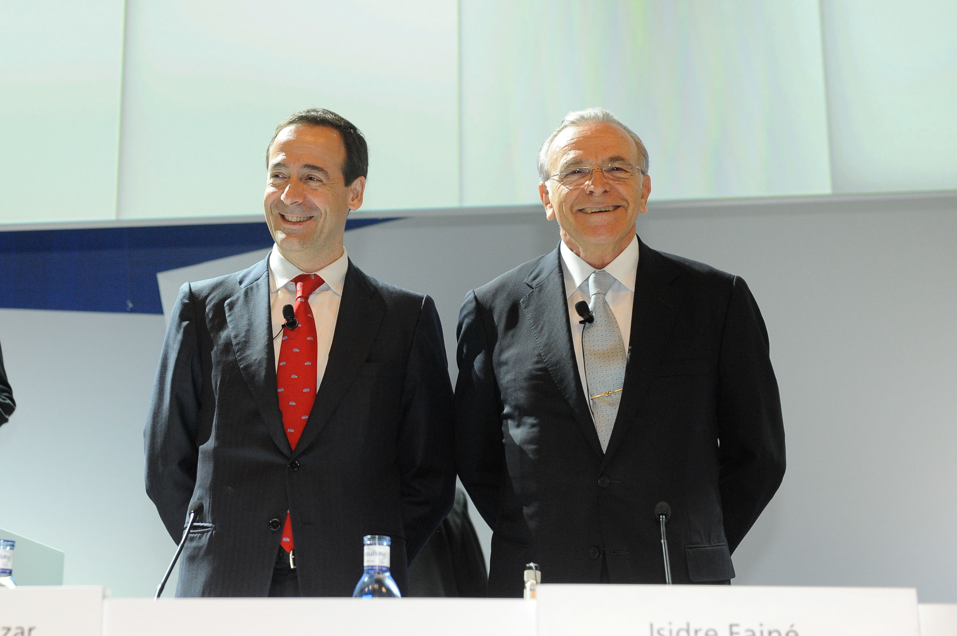 CaixaBank posts profit of 375 million, with an 8% increase in lending and funds following the acquisition of Barclays Bank, SAU