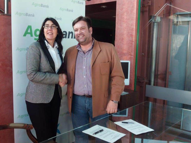CaixaBank e INFAOLIVA promueven la financiación de los productores