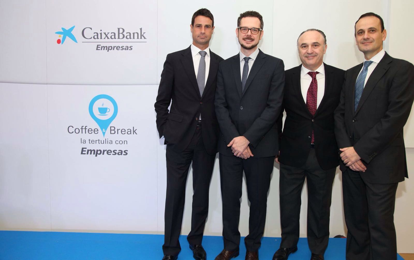 CaixaBank reúne a más de un centenar de empresarios de Almería para debatir sobre Perspectivas económicas: realidades, riesgos y percepciones'