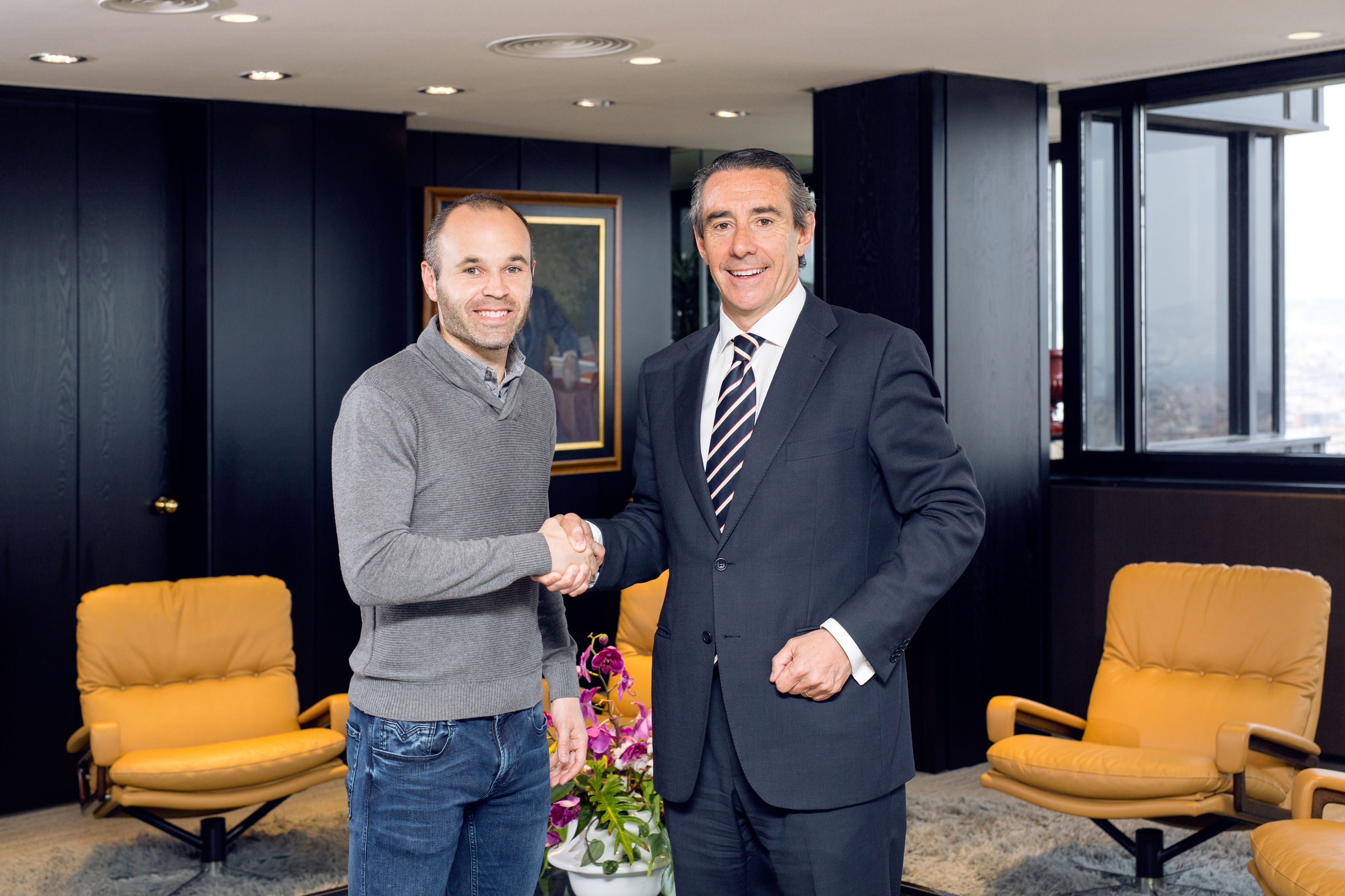 CaixaBank inicia una campaña con Andrés Iniesta para conceder 4.000 millones en préstamos al consumo