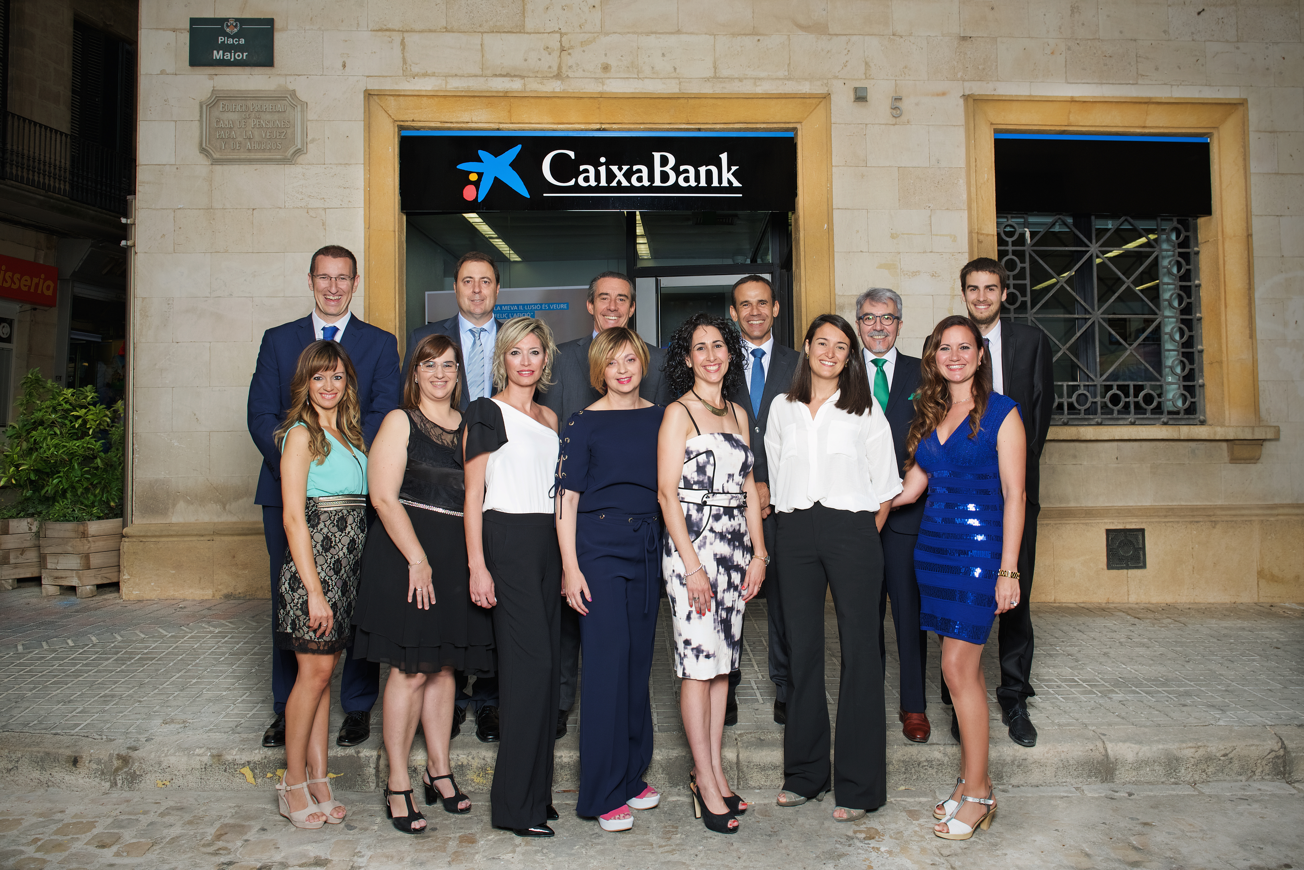El director general de CaixaBank visita la oficina 0003-Tàrrega, reconocida en los Premios Cambra