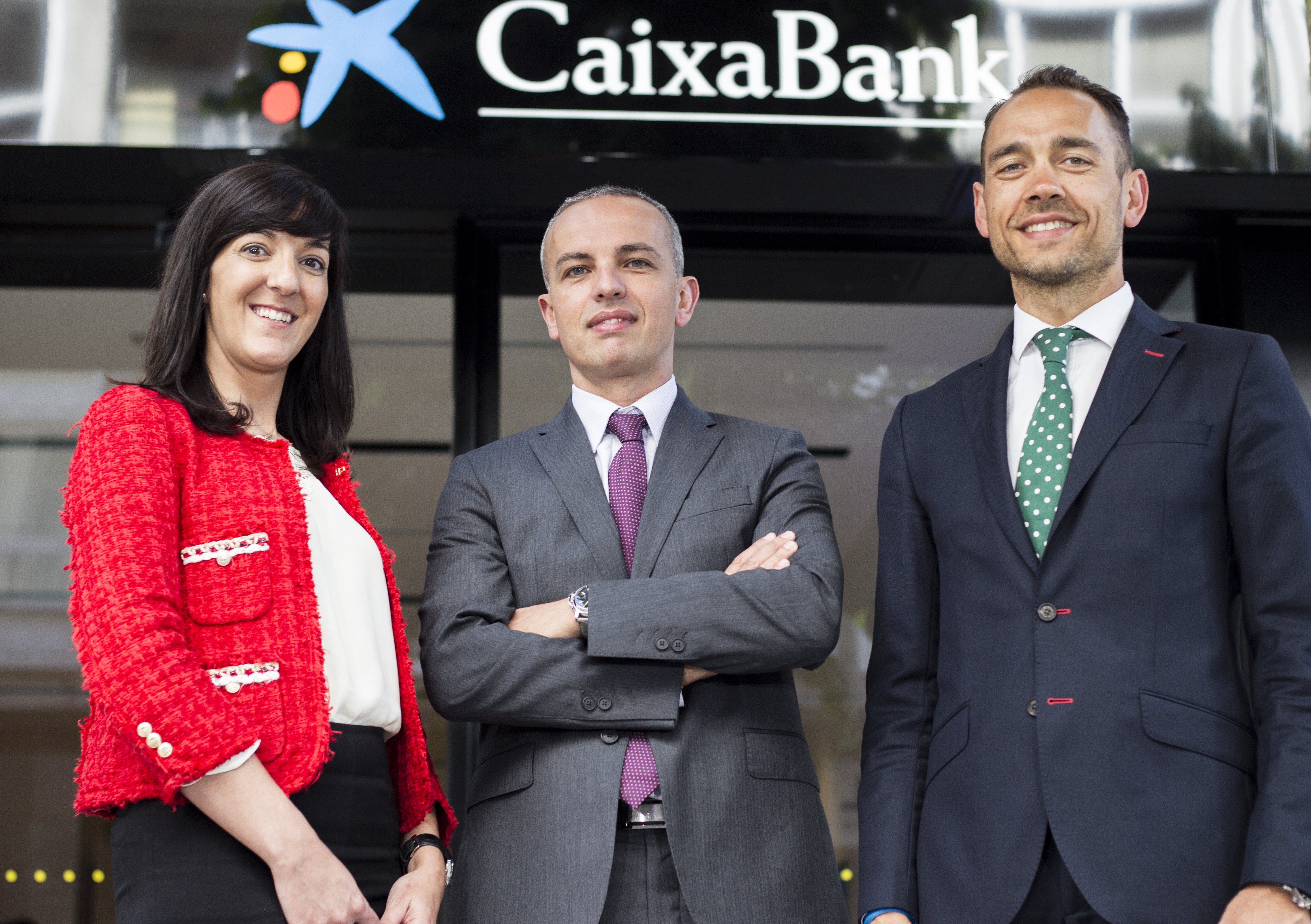 CaixaBank estrena en Santiago un nuevo concepto de oficina orientado a fomentar la proximidad con sus clientes