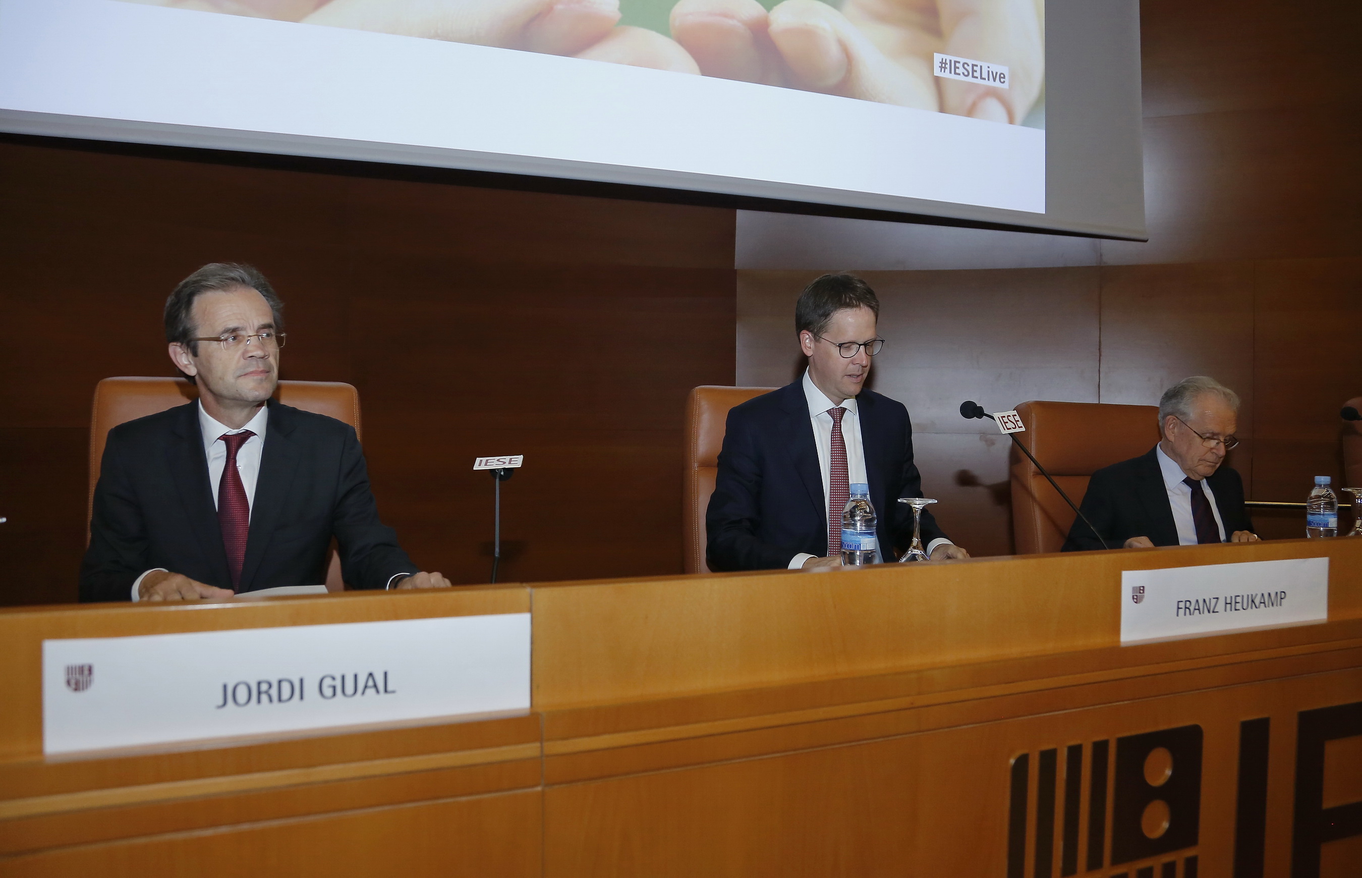 Jordi Gual defensa l'ètica i la responsabilitat corporativa com la clau de la gestió empresarial en el segle XXI