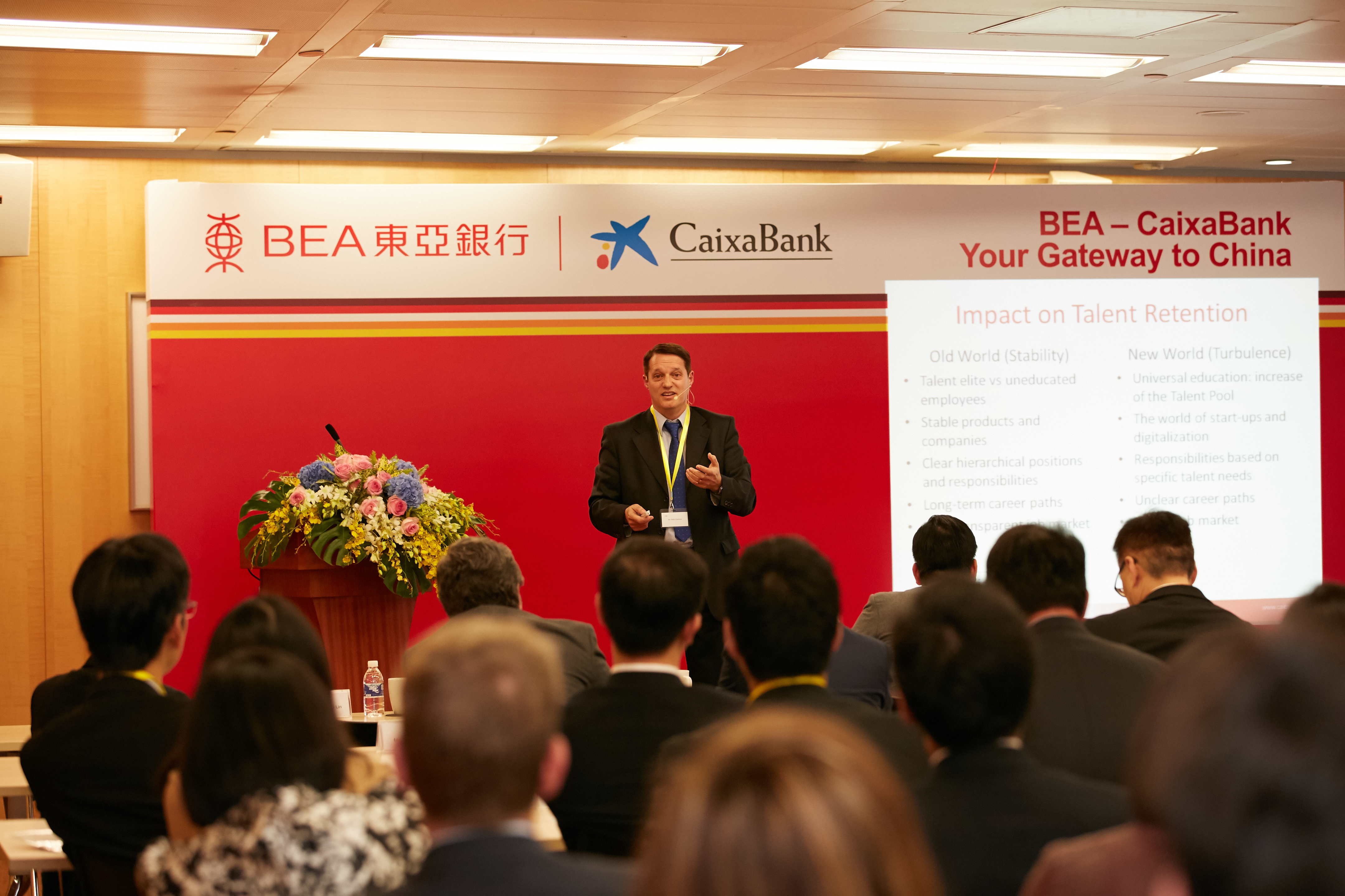 CaixaBank afianza su liderazgo mediante más servicios en el mercado chino en colaboración con The Bank of East Asia (China)