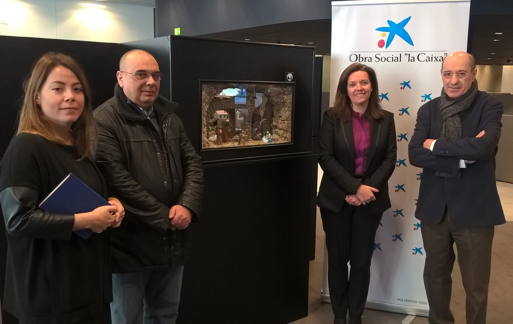 CaixaBank acoge en la sede de su Dirección Territorial y en la oficina A Carlos III de Pamplona una serie de belenes realizados por la Asociación de Belenistas