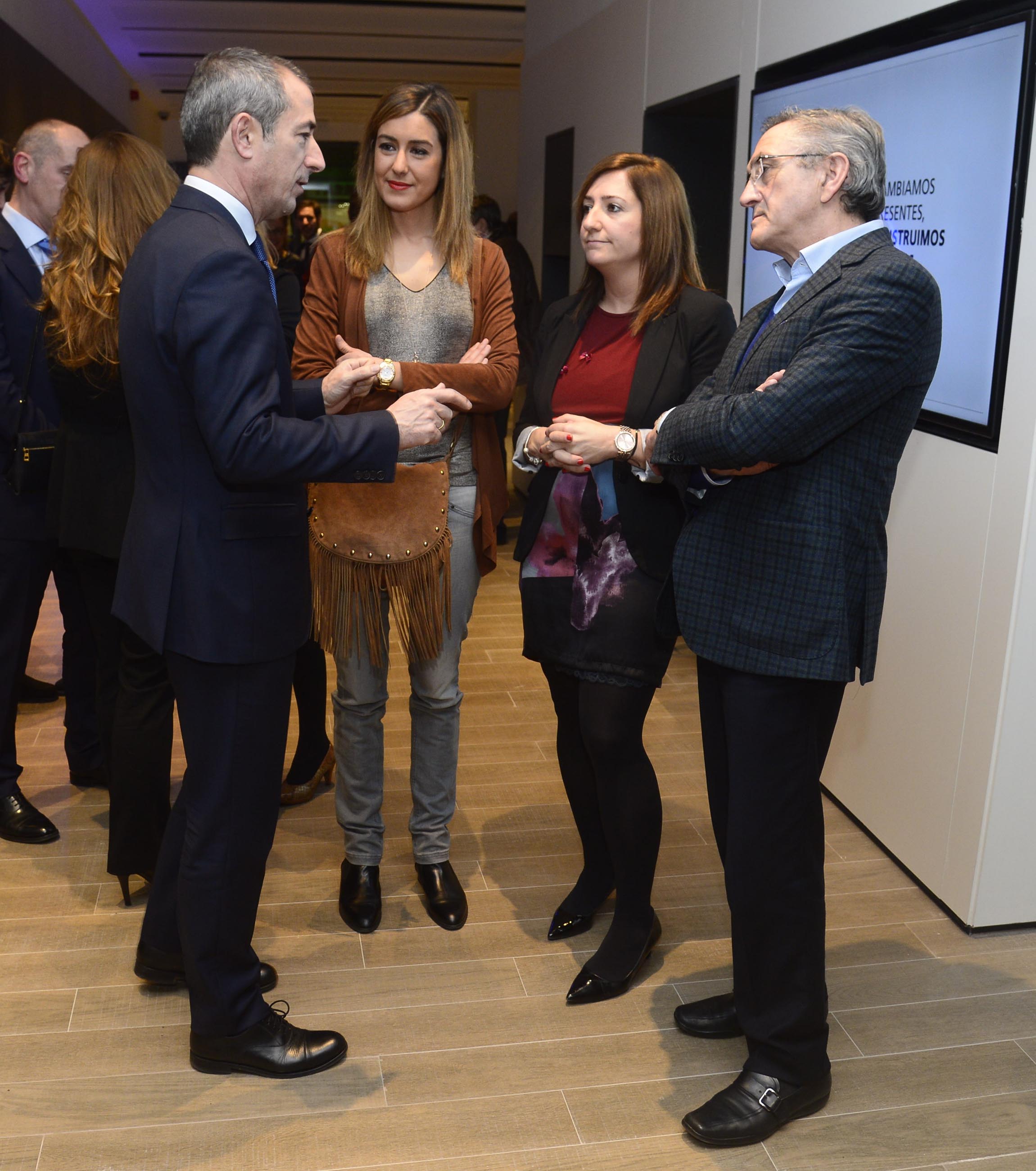 CaixaBank inaugura su primera Store en Miranda de Ebro