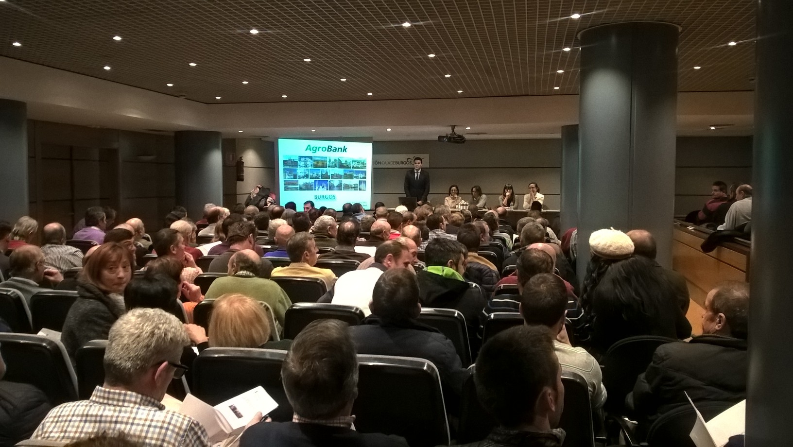CaixaBank informa a más de 1.000 agricultores y empresarios burgaleses de las novedades de la PAC 2017