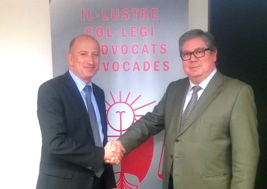 CaixaBank y el Colegio de Abogados de Tortosa firman un convenio de colaboración para potenciar la competitividad del sector