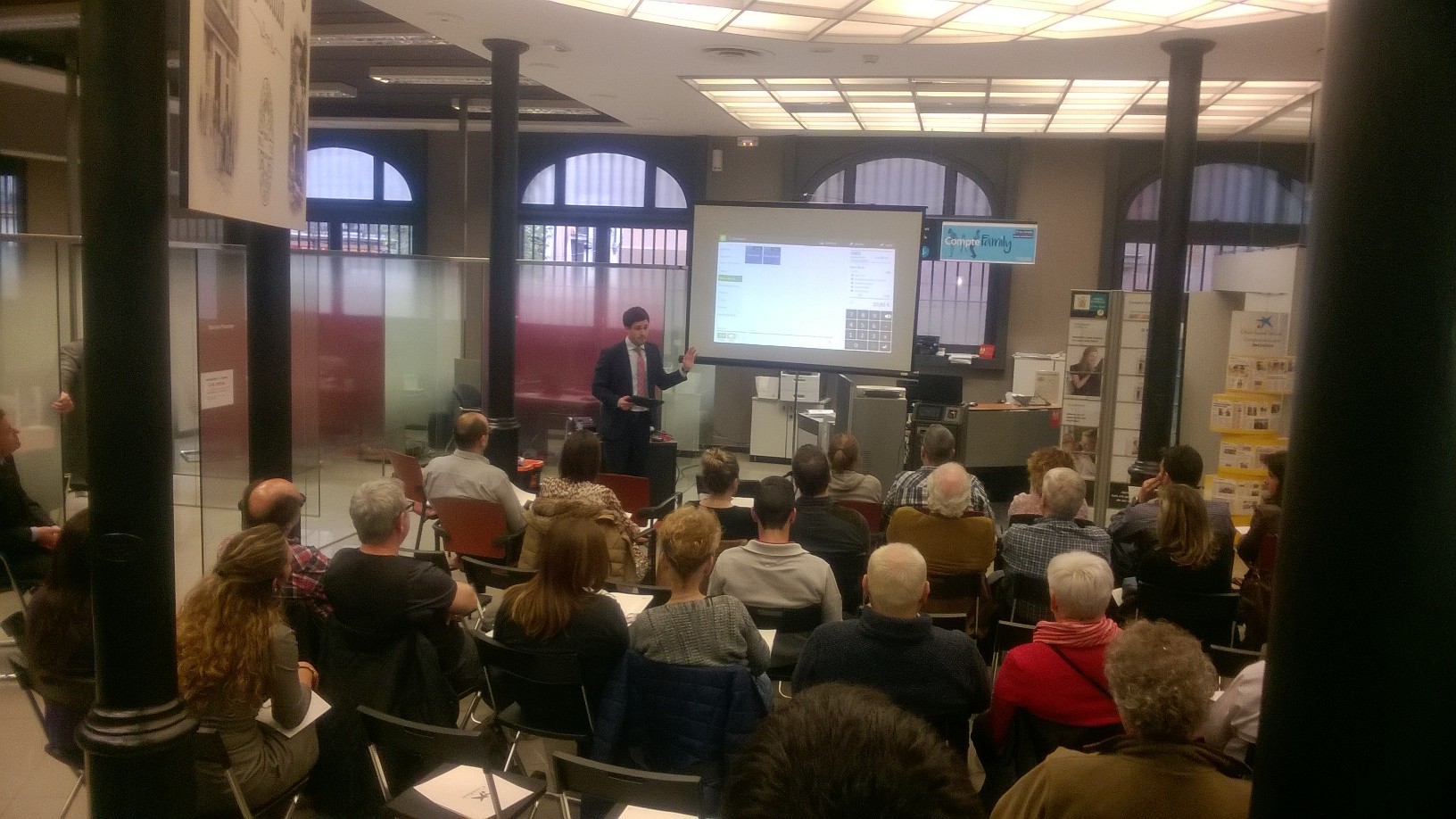 CaixaBank organiza en Igualada un taller dirigido a los bares y restaurantes para apoyarles en la mejora de su gestión