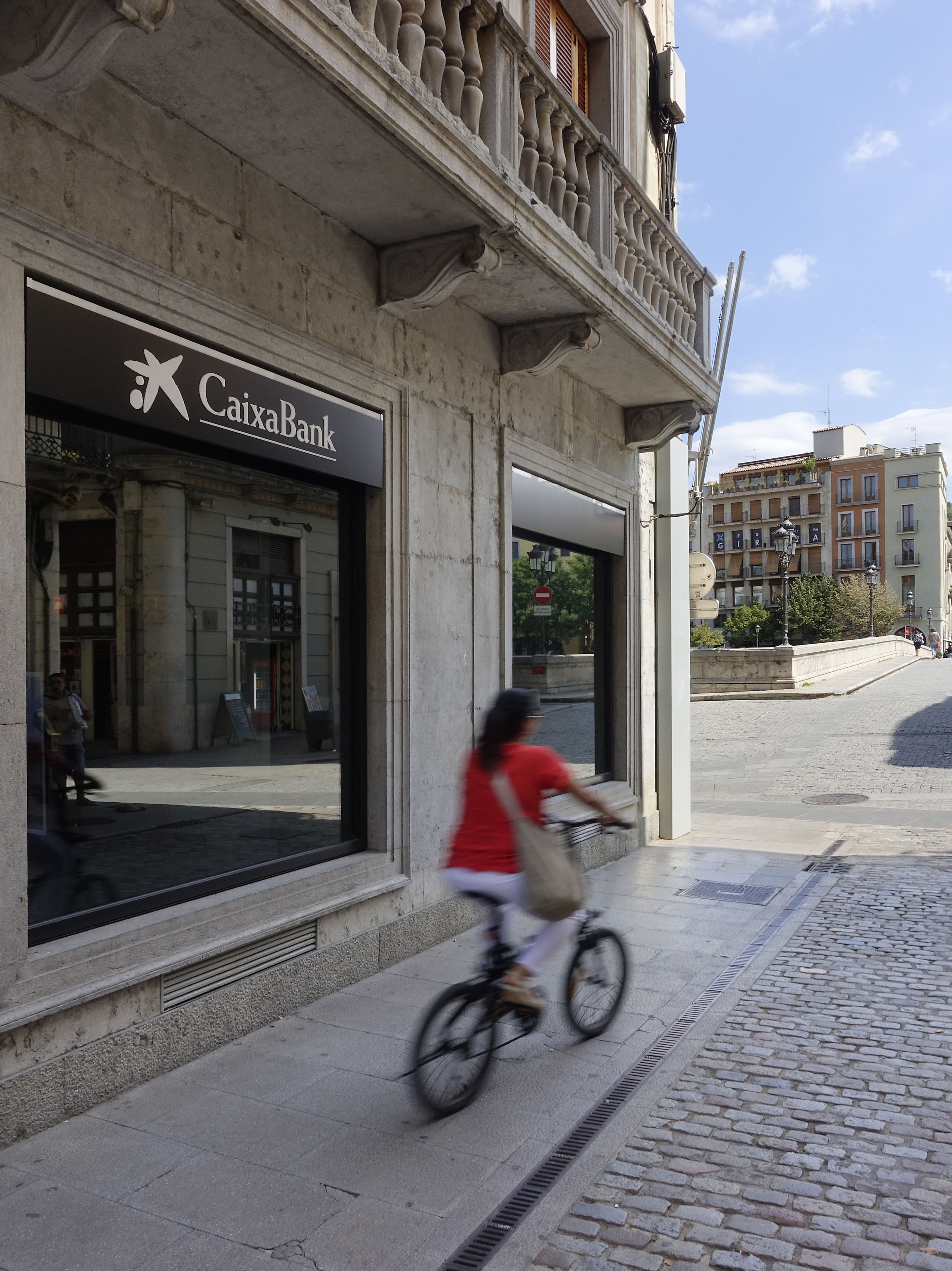 CaixaBank dedicará en total 65 millones de euros para apoyar proyectos respetuosos con el clima
