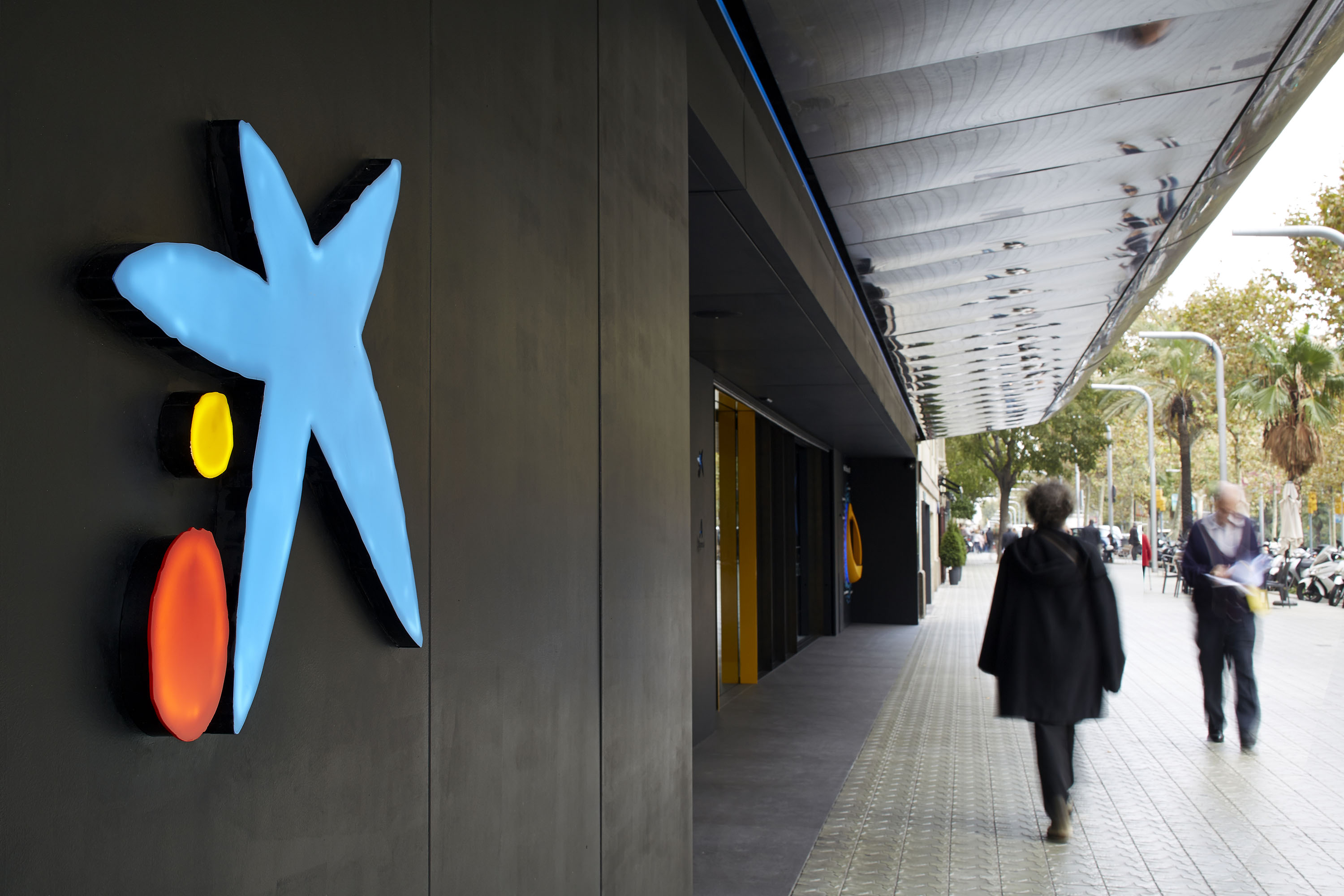 Serveis territorials de CaixaBank