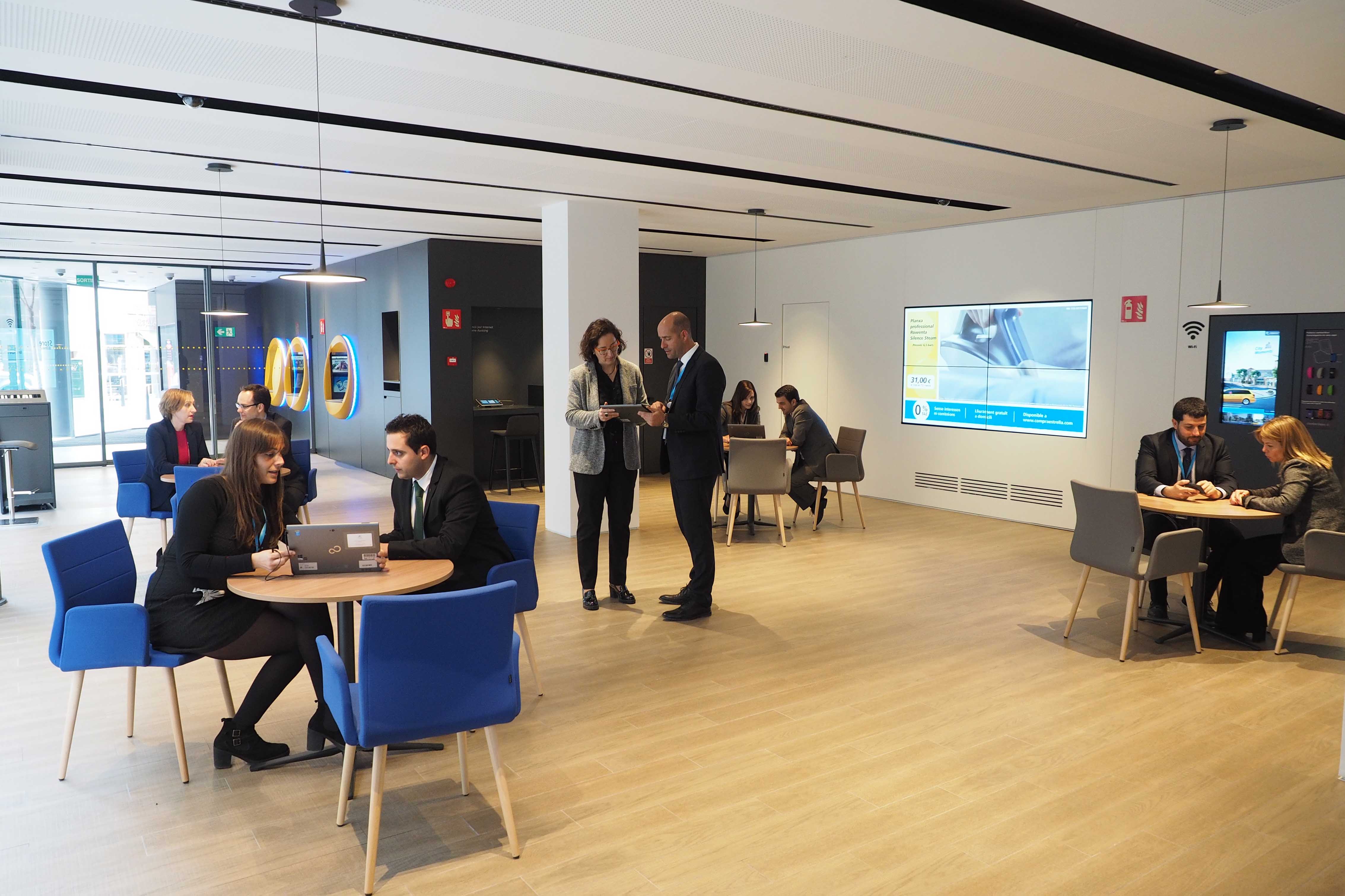 CaixaBank obre a la ciutat de Blanes una oficina del nou model Store