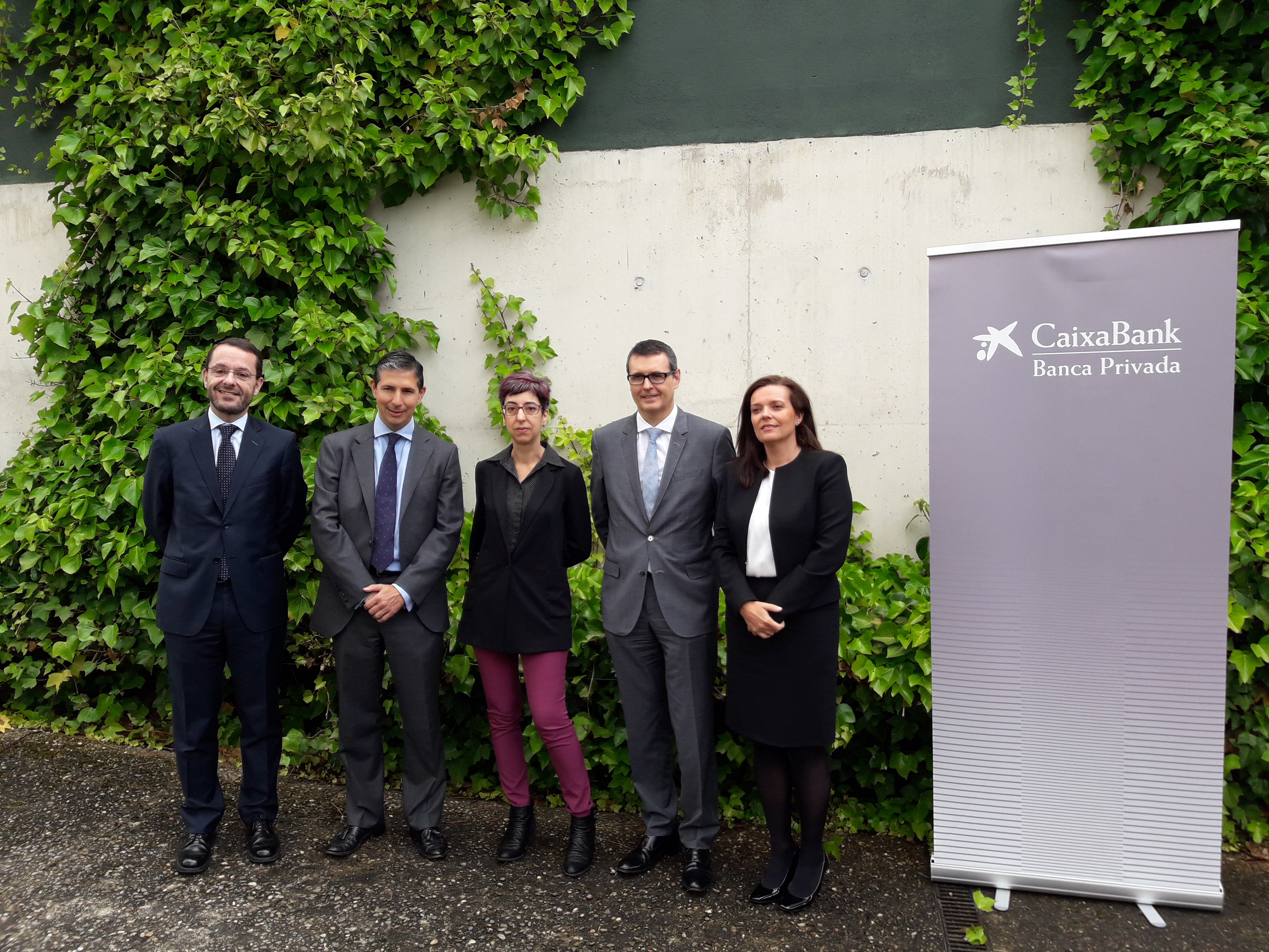 Miembros de CaixaBank en la jornada sobre filantropía con clientes de banca privada celebrada en Pamplona