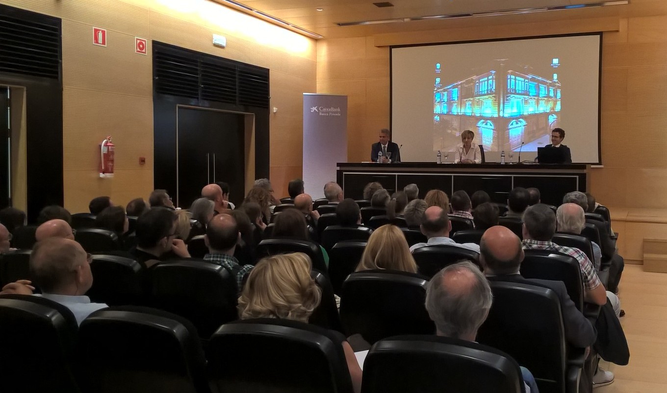 Asistentes al acto celebrado en el Centro Marcos Valcárcelo.