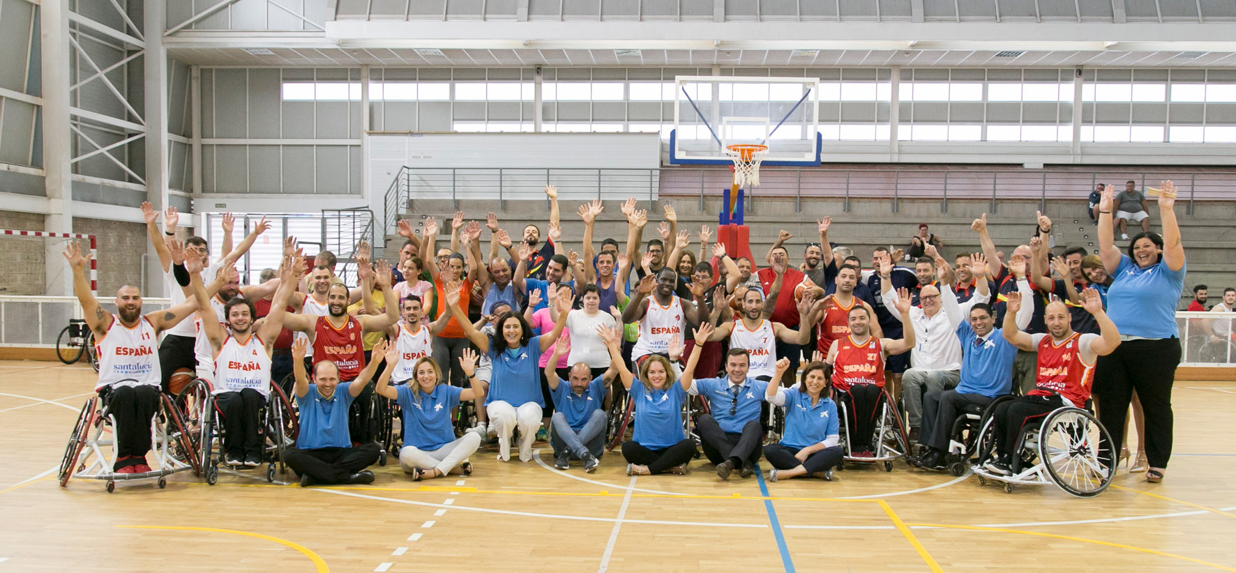 Entrenamiento organizado por Obra Social “la Caixa” y la FEDDF con jóvenes con discapacidad y la Selección Española masculina de baloncesto en silla de ruedas.
