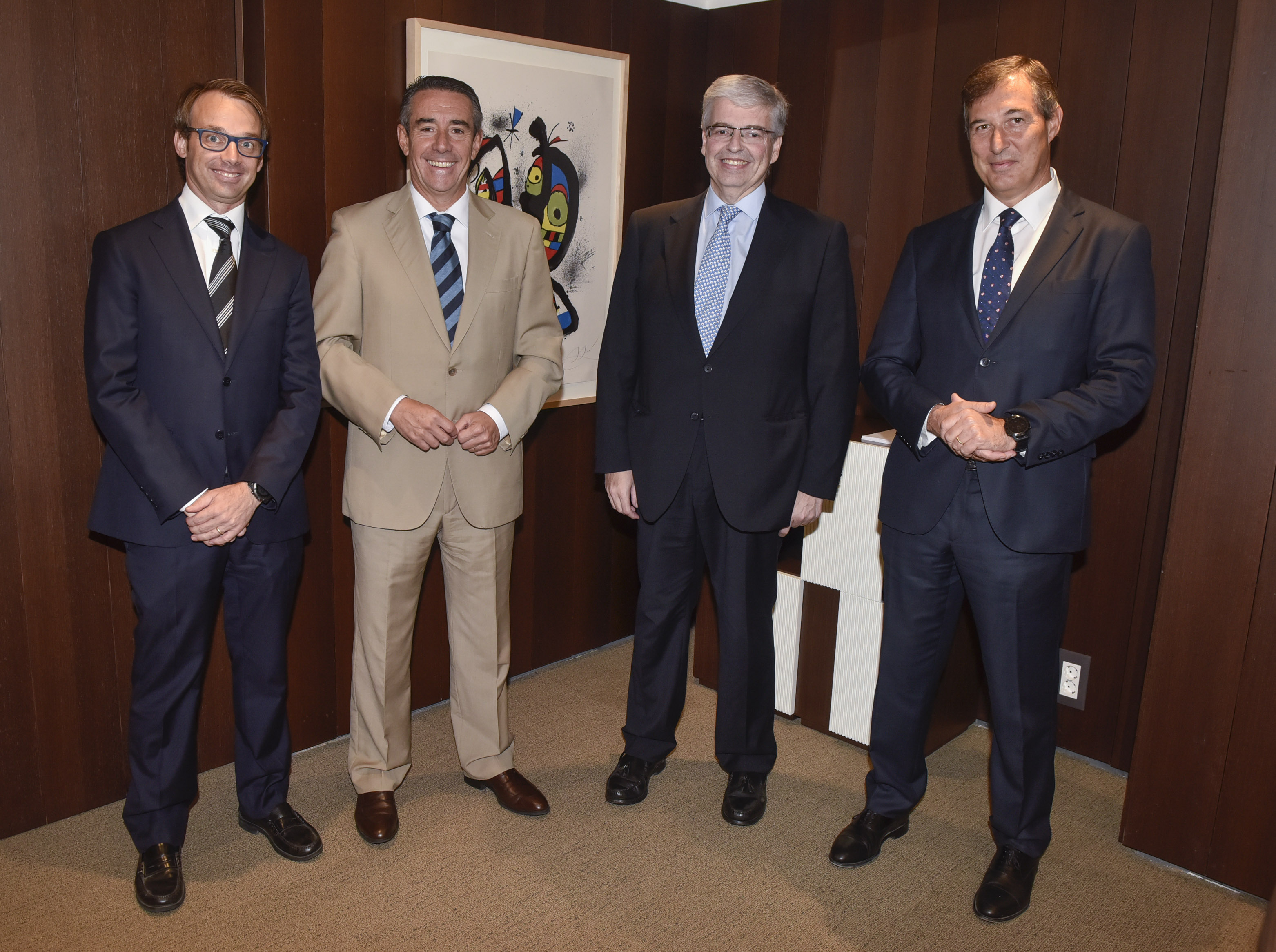 Jordi Soldevila, consejero Delegado de BuildingCenter; Juan Alcaraz, director general de CaixaBank; Jordi Cornet, delegado especial del Estado y consejero delegado de Consorci ZF Internacional; y Juan Carlos Álvarez, director general de Negocio Inmobiliario de Servihabitat.