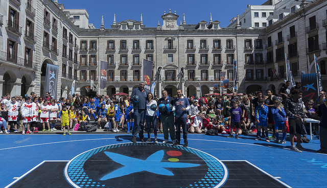 Circuito Plaza 3x3 CaixaBank en Santander con Fernando Romay como embajador