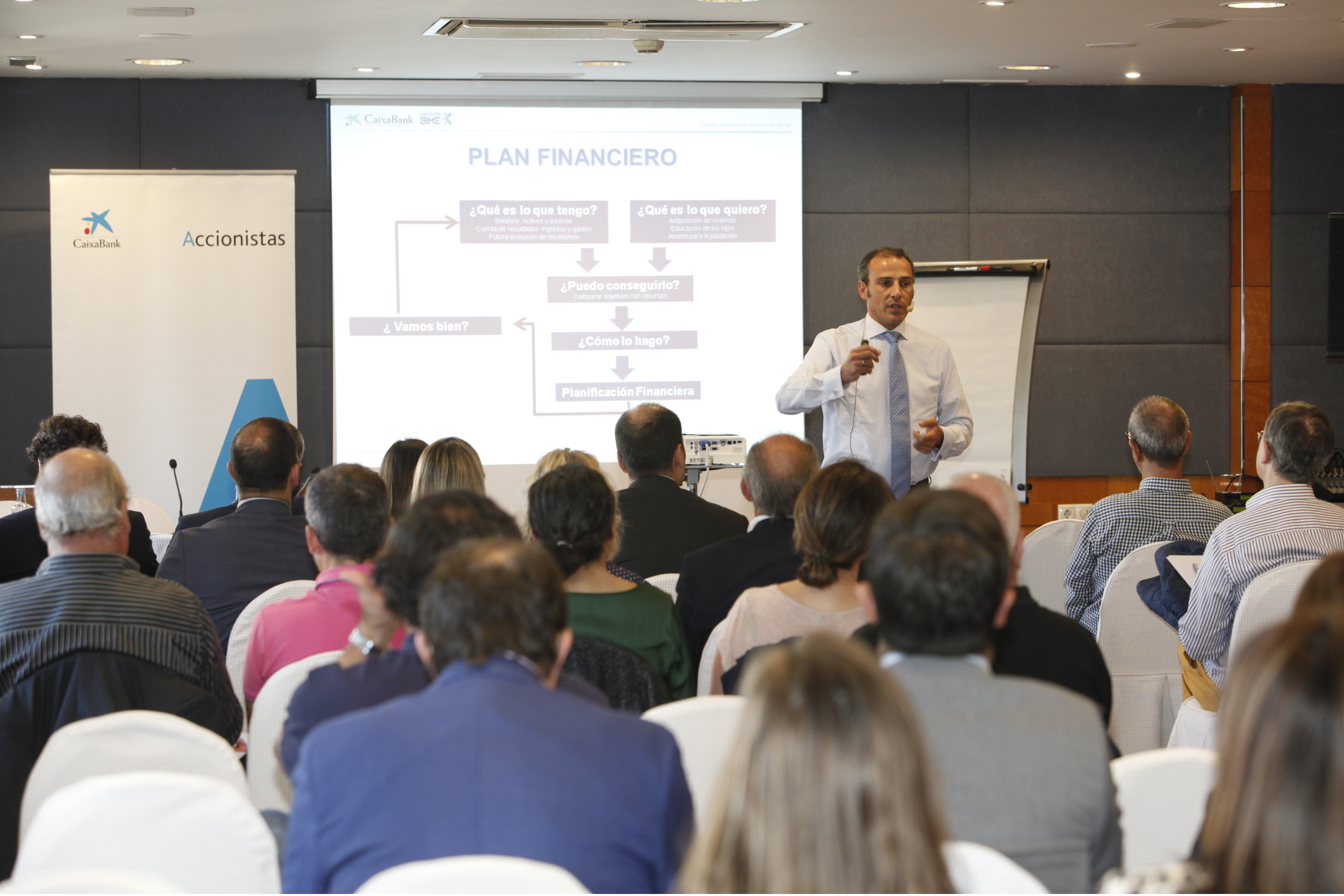 CaixaBank celebra en La Coruña una jornada de formación para sus ...