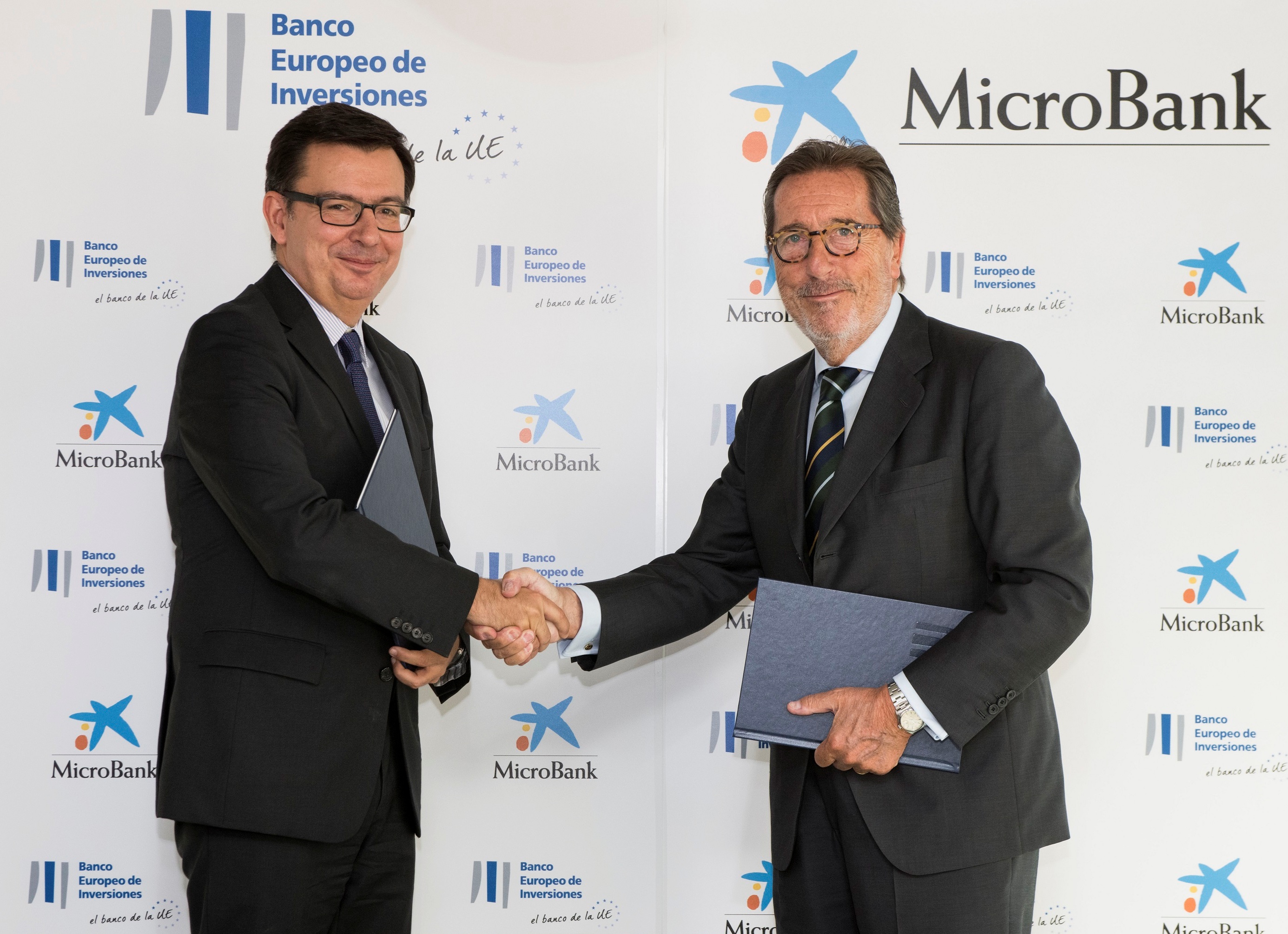 Román Escolano, vicepresidente del BEI, y Antonio Vila, presidente de MicroBank