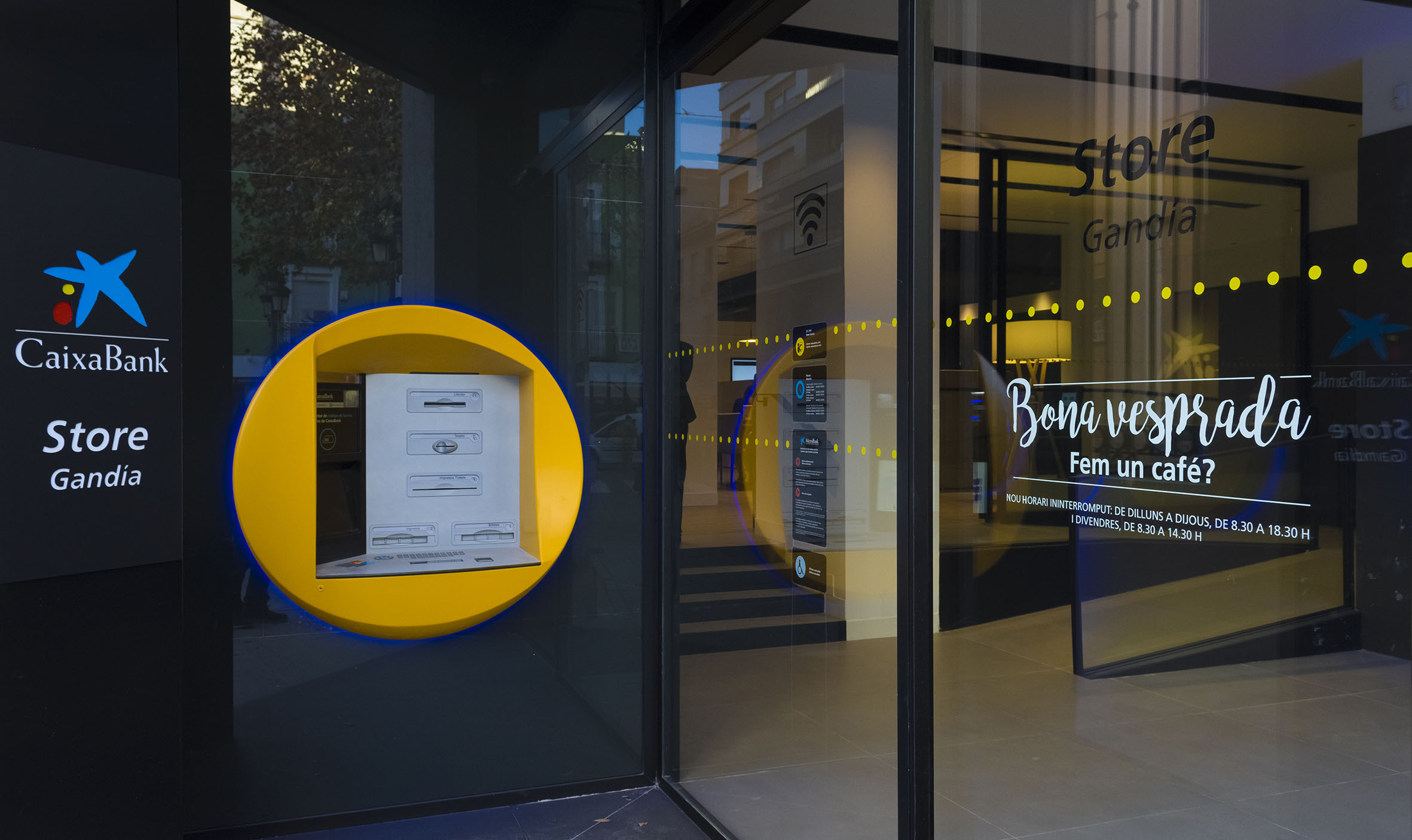 Inauguración de la nueva Oficina Store Gandia