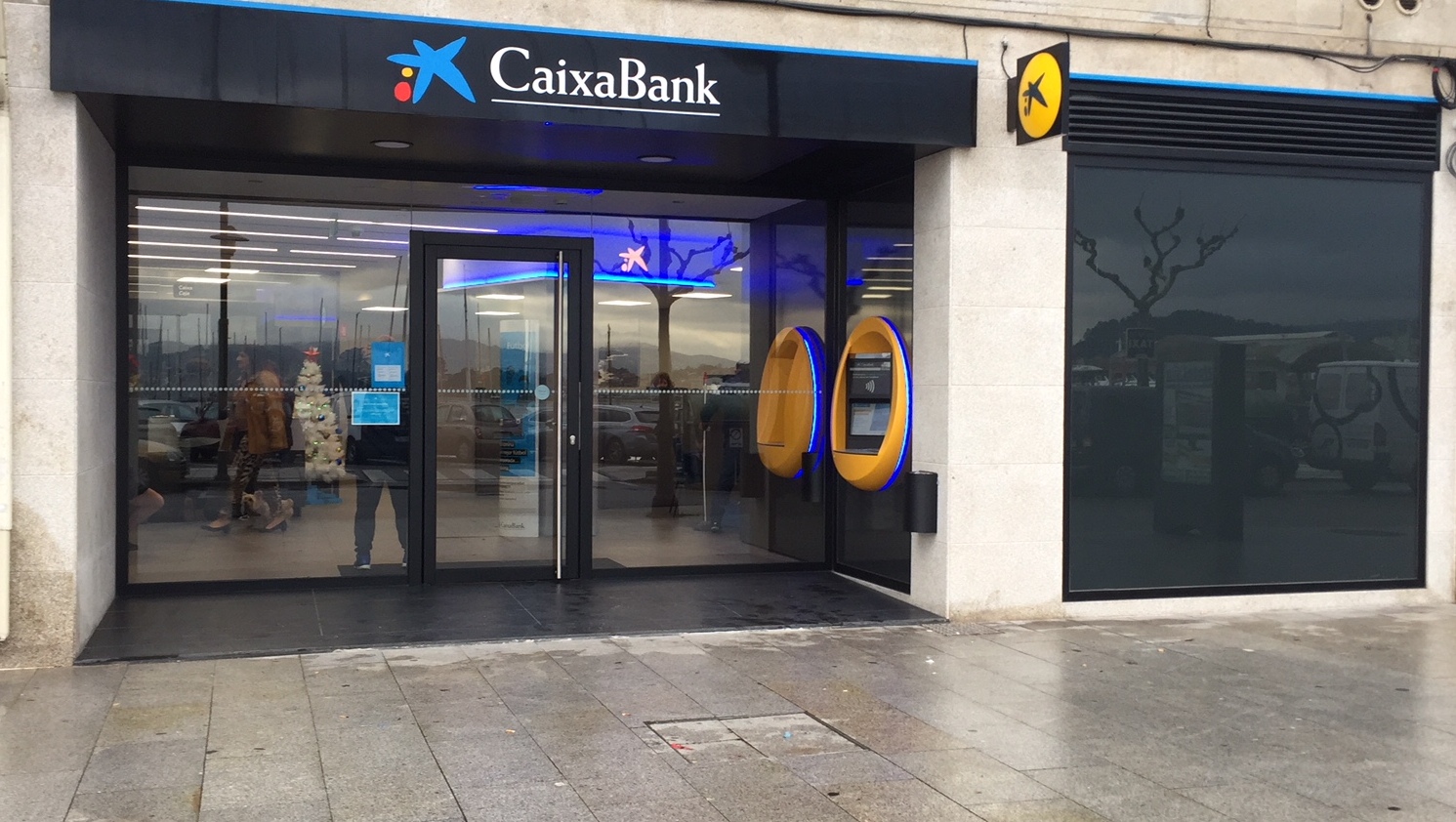 CaixaBank abre una nueva oficina en Cangas 