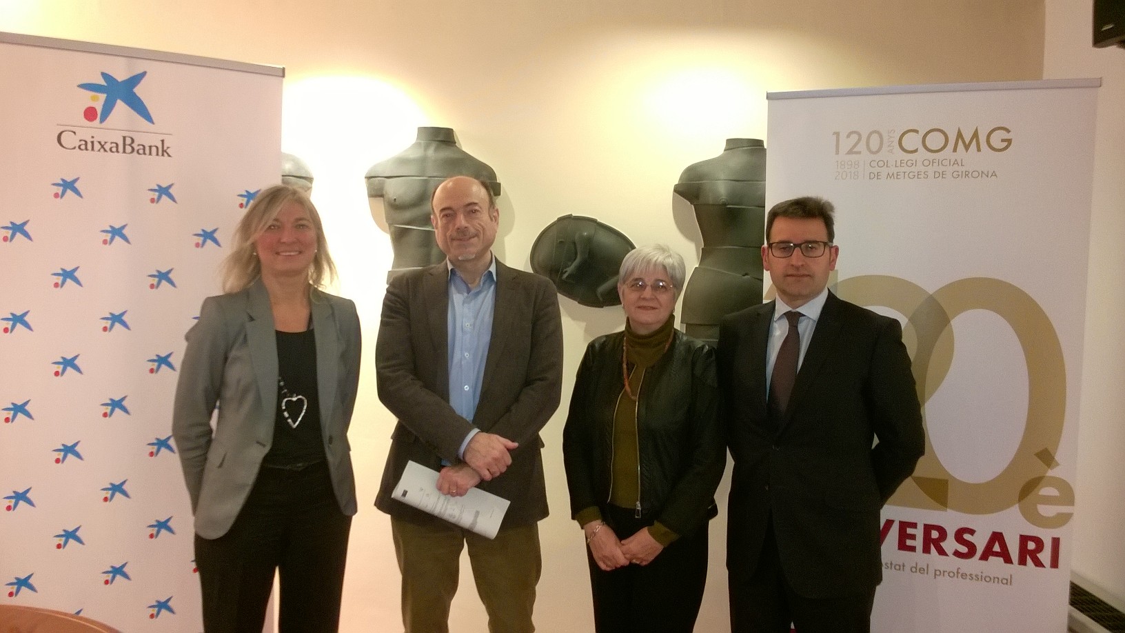  CaixaBank y el Colegio Oficial de Médicos de Girona renuevan su acuerdo