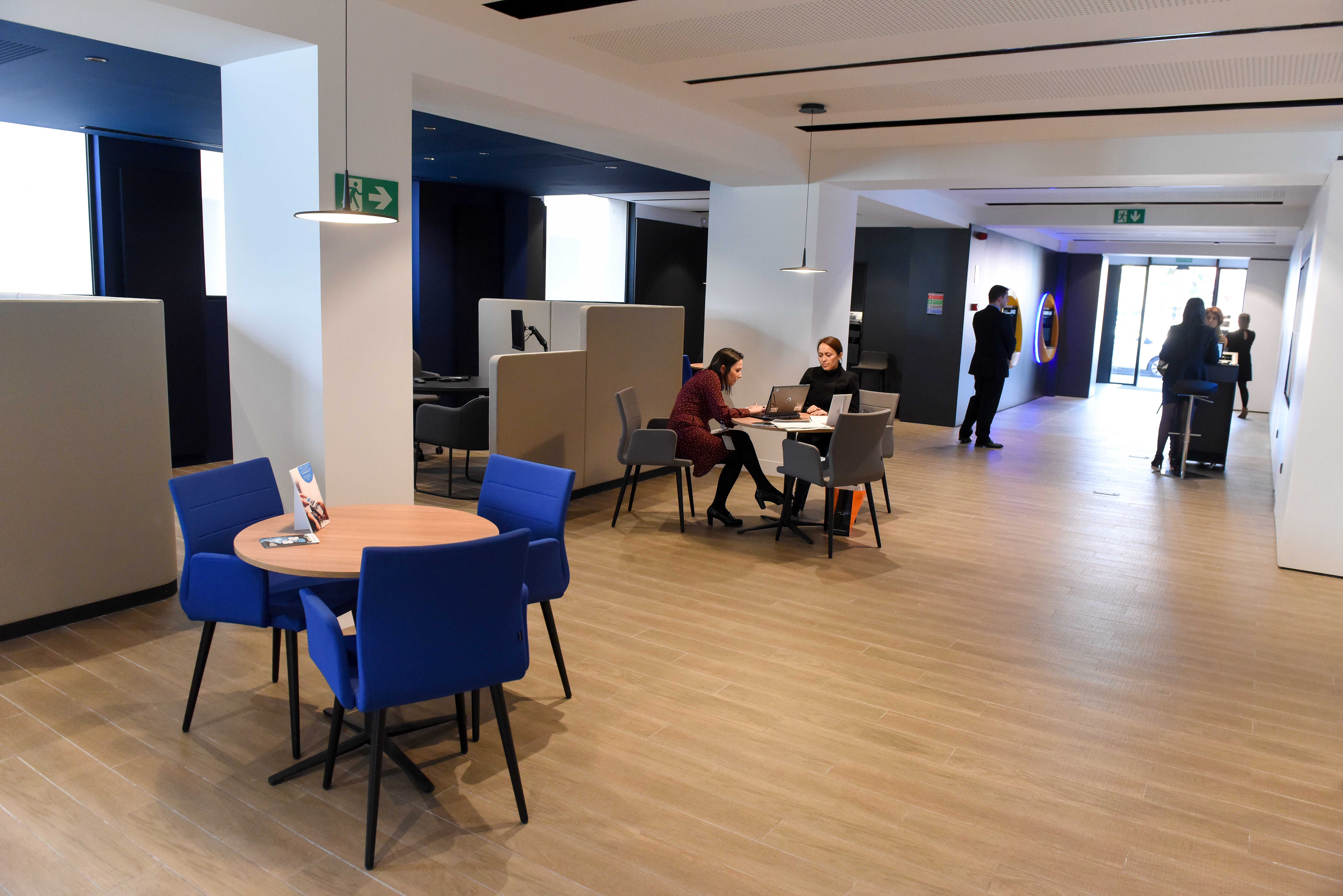 La nueva oficina Store La Plana de Badalona