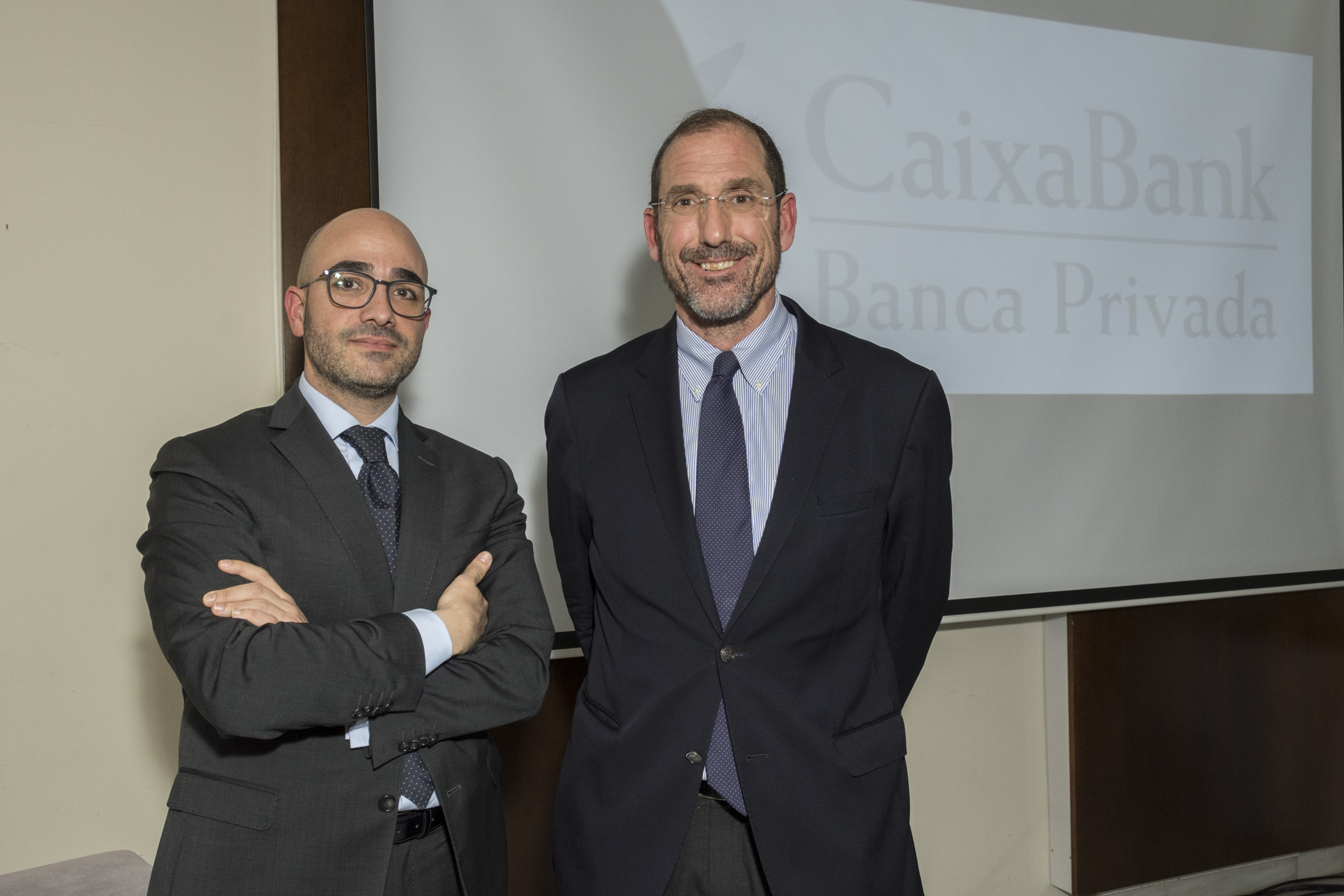 Raúl Mir, director de CaixaBank Banca Privada en la Comunitat Valenciana, y Santiago Rubio, director de estrategia de inversión de CaixaBank Banca Privada 