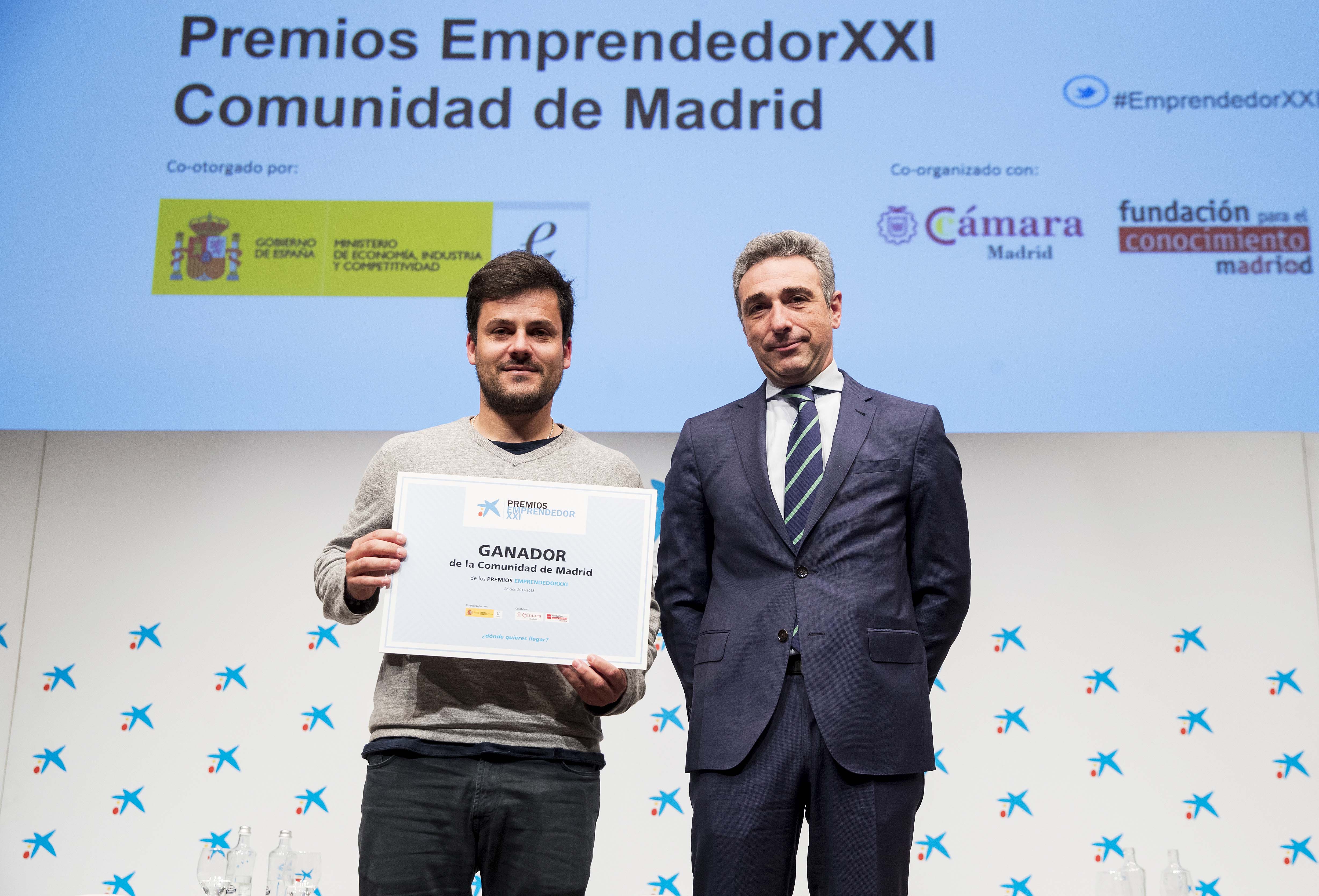 Wave Application gana los Premios EmprendedorXXI en Madrid