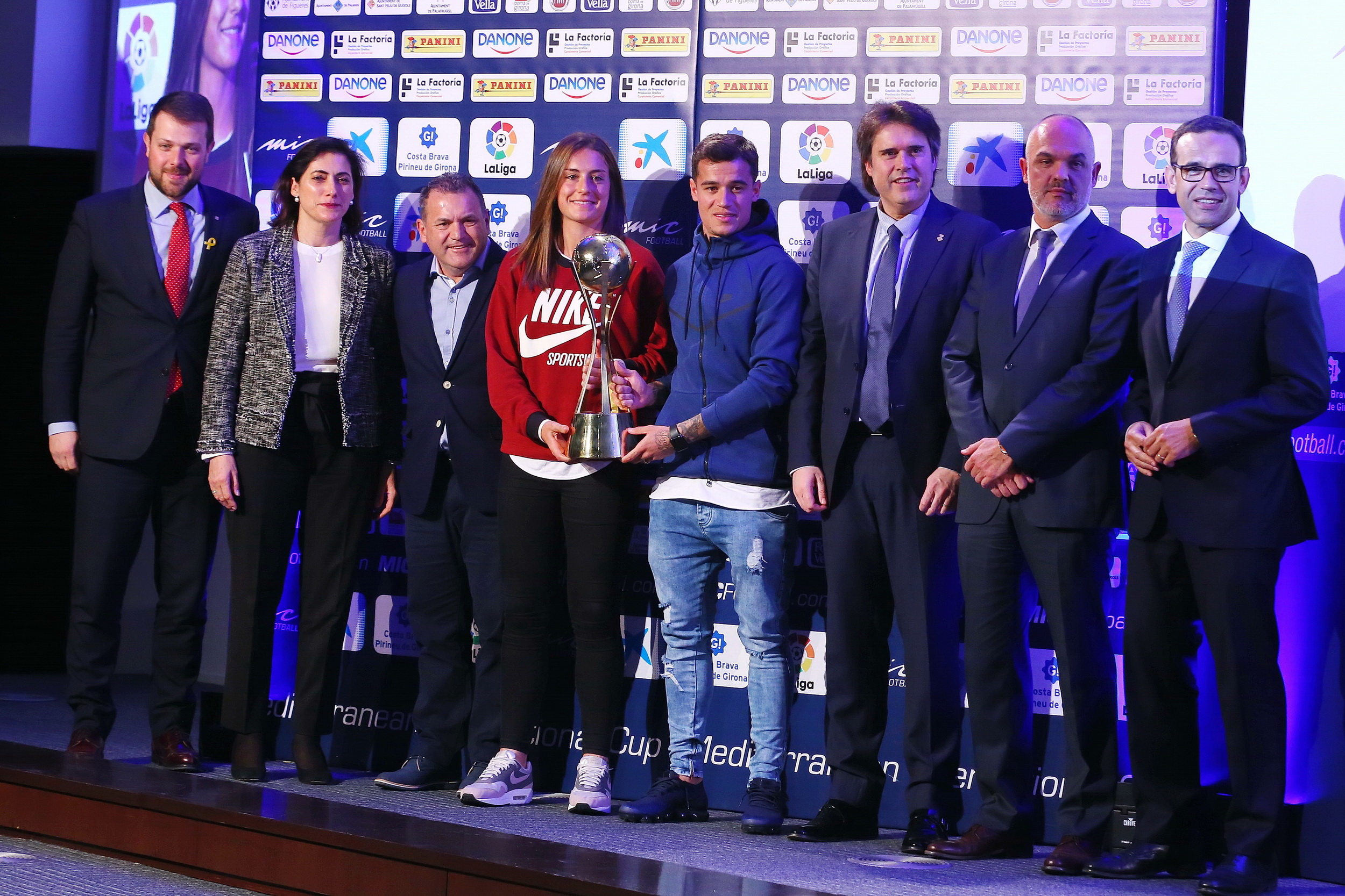 Foto de familia de la presentación del Mic 18