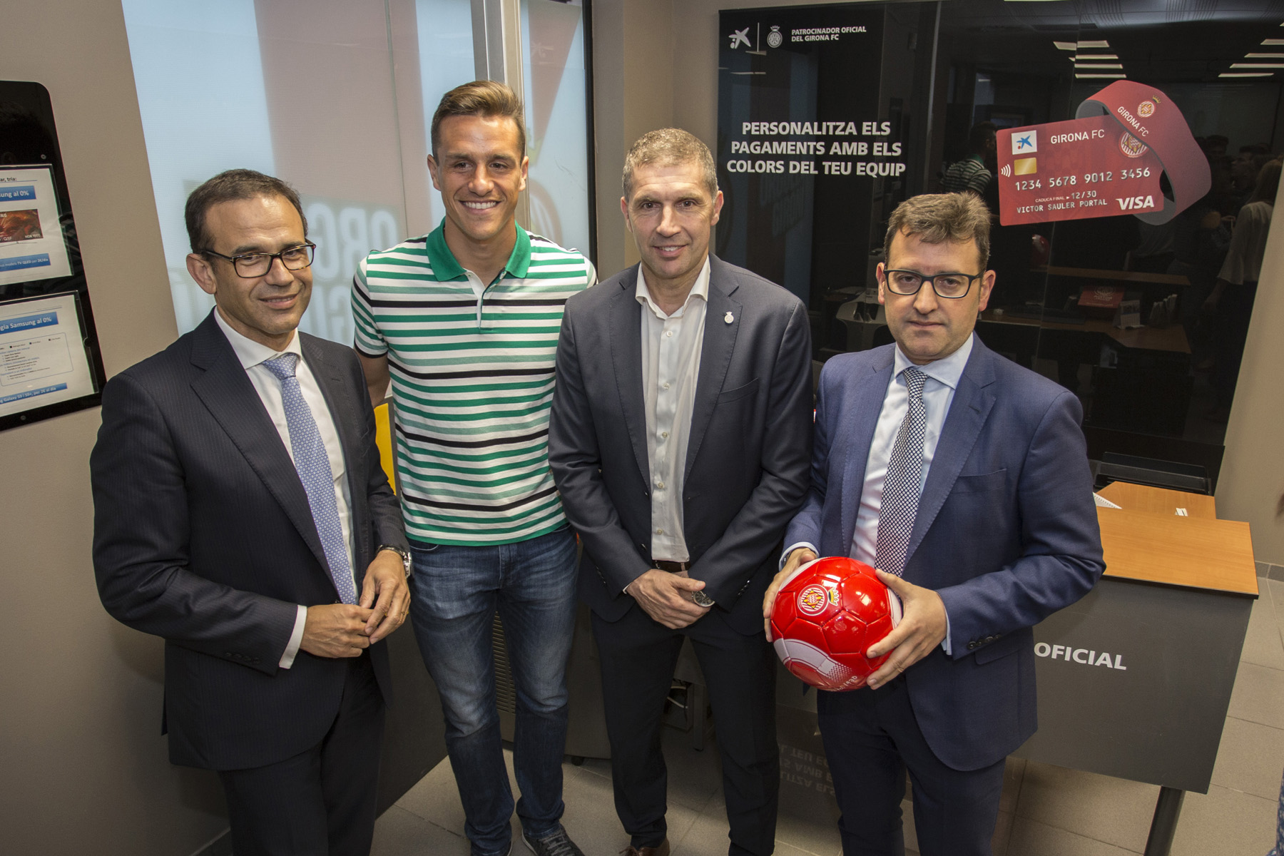 CaixaBank presenta la oficina para los socios y simpatizantes del Girona FC