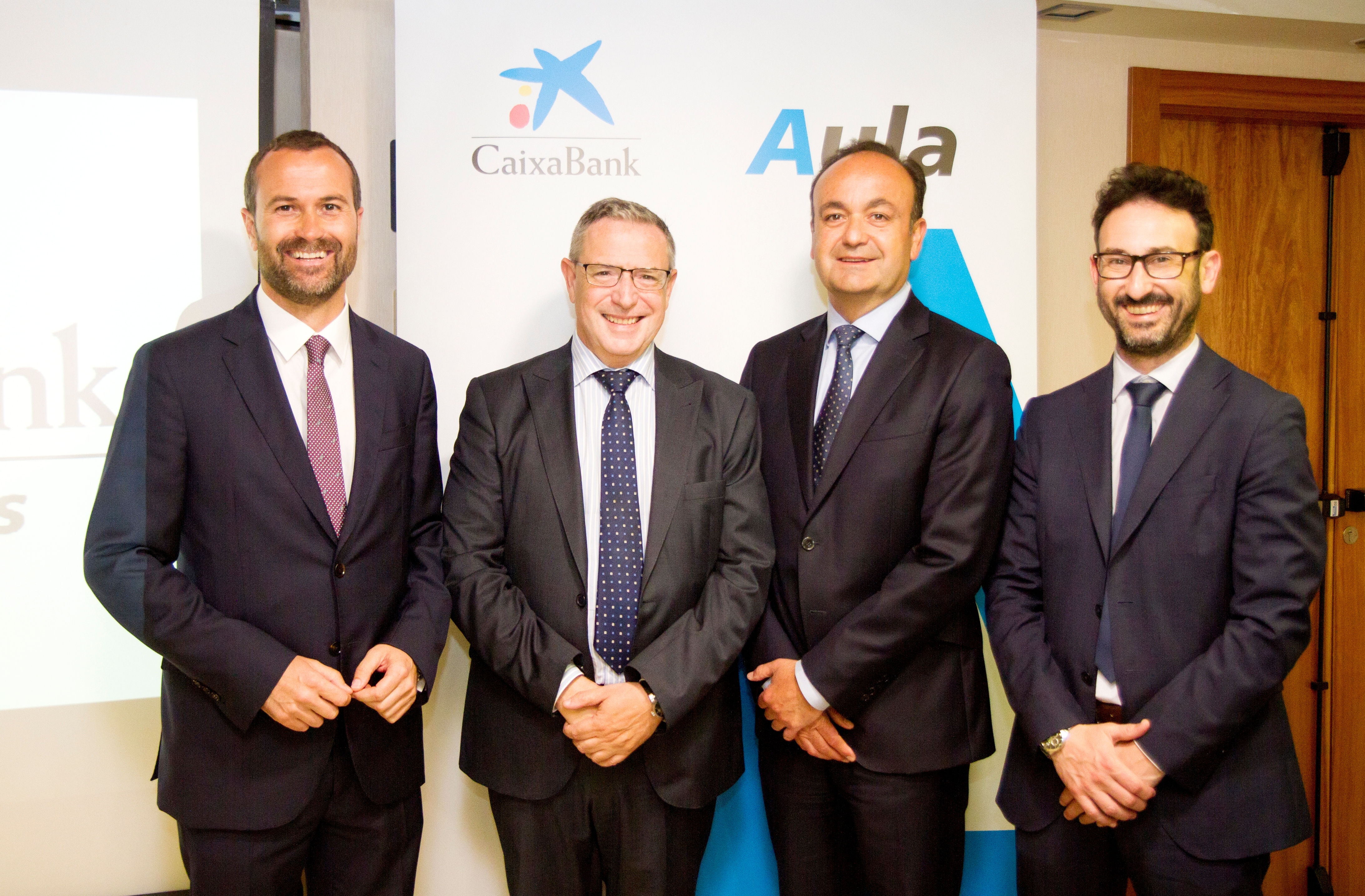 La sesión ha contado con la asistencia del director de CaixaBank Banca Privada en la provincia de Alicante, José Juan Aso, acompañado también del equipo de profesionales del Centro de Banca Privada de la entidad financiera en Alicante.