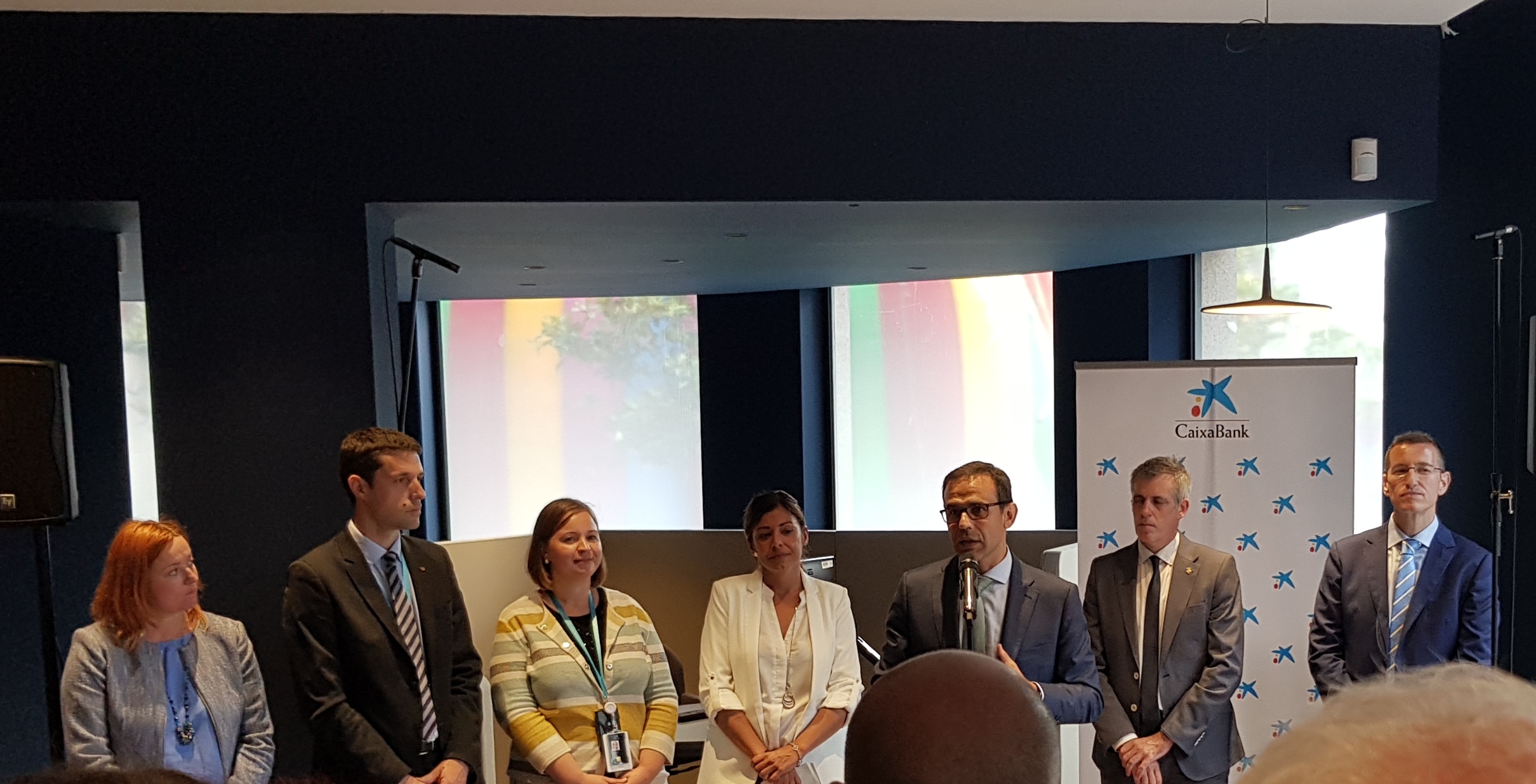 CaixaBank ha inaugurado la oficina de nuevo modelo Store en Amposta