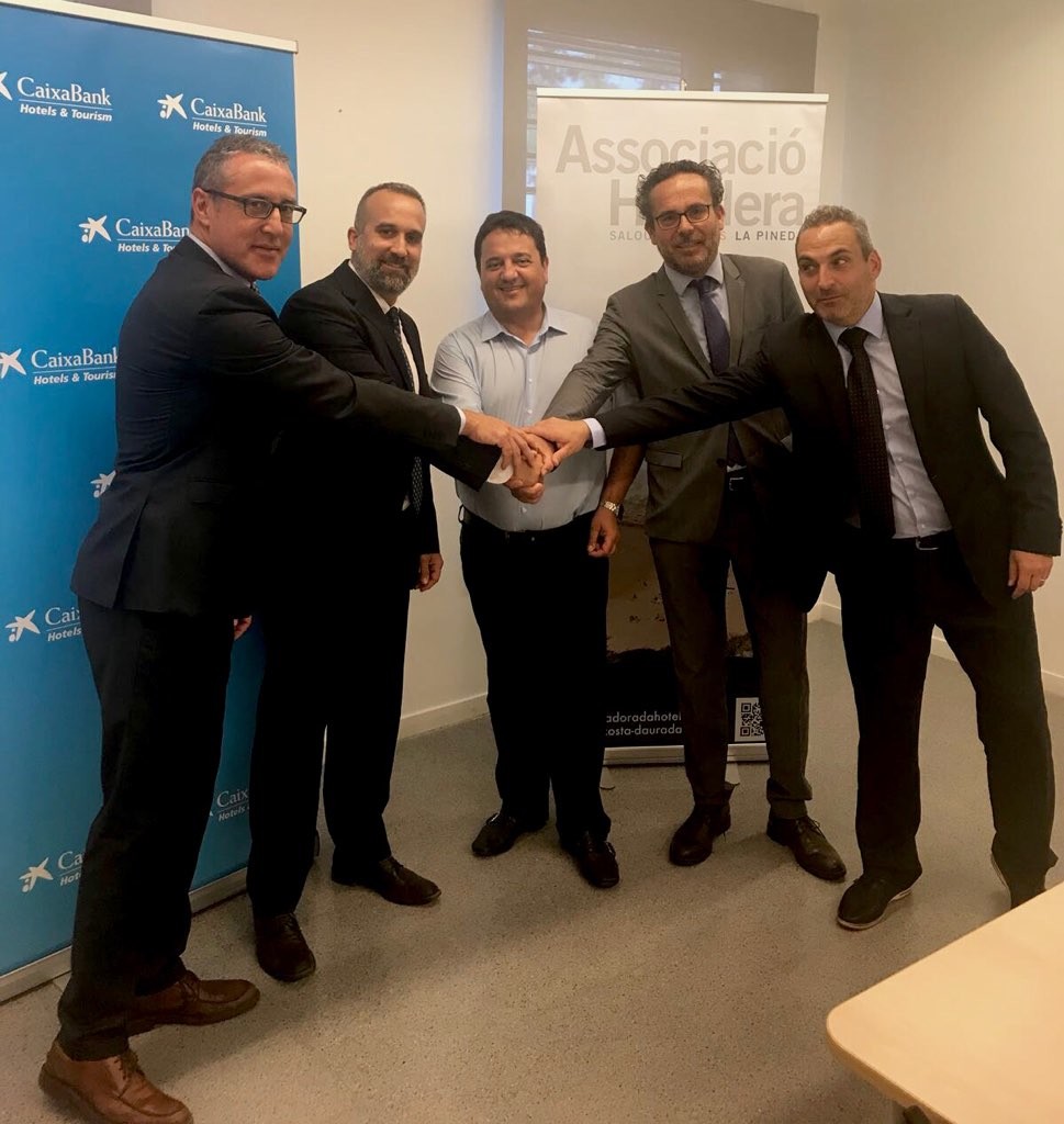 Firma del convenio de colaboración que ha tenido lugar en la sede de la Asociación en el Parque Científico y Tecnológico de Turismo y Ocio de Cataluña en Vilaseca.