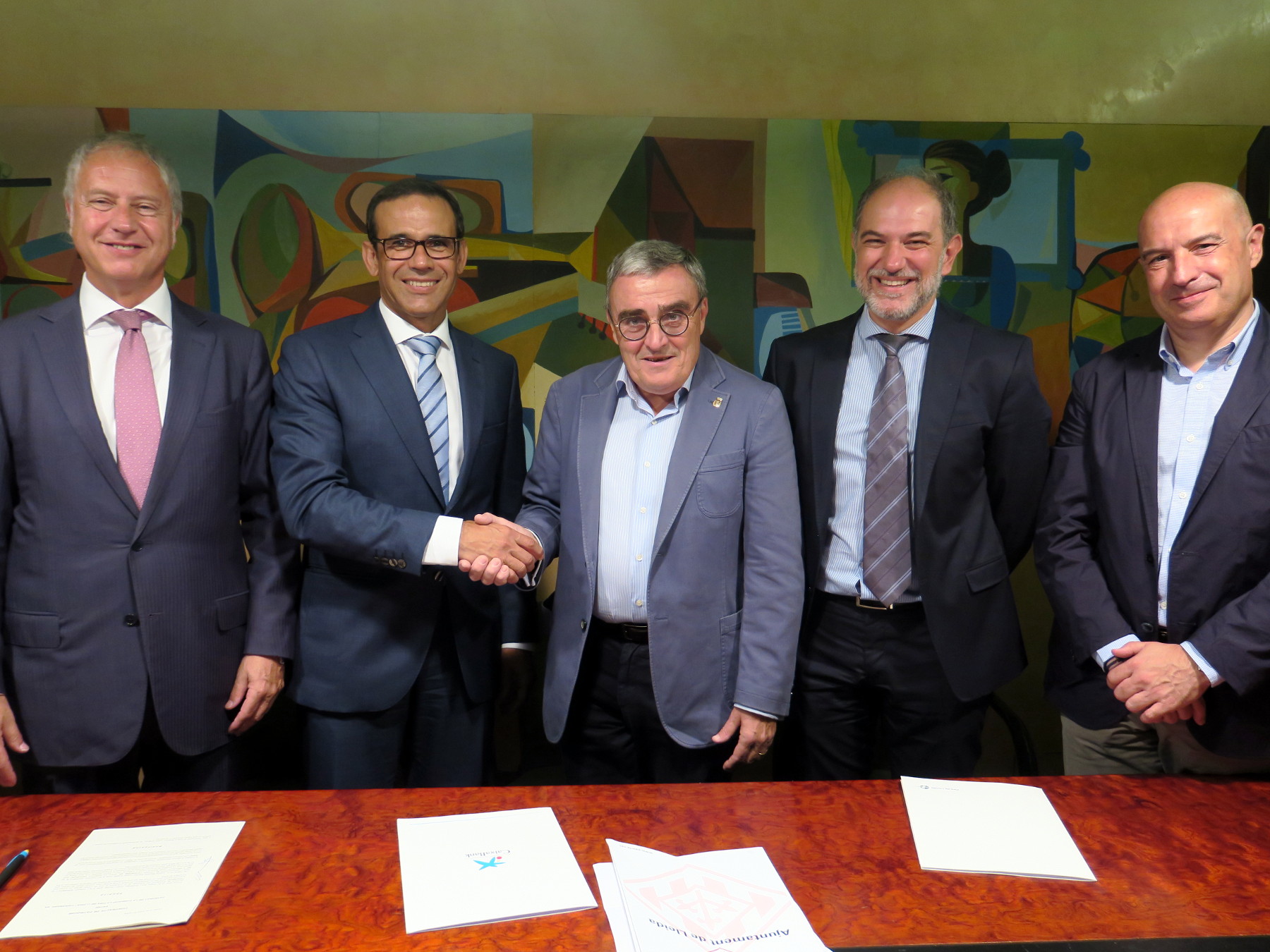 D’esquerra a dreta; Joaquim Macià, director Banca d’Institucions de CaixaBank a Lleida, Jaume Masana, director territorial de CaixaBank a Catalunya, Àngel Ros, alcalde de Lleida, Oriol Oró, director Fira de Lleida i Rafael Peris, regidor de promoció a l’Ajuntament de Lleida.