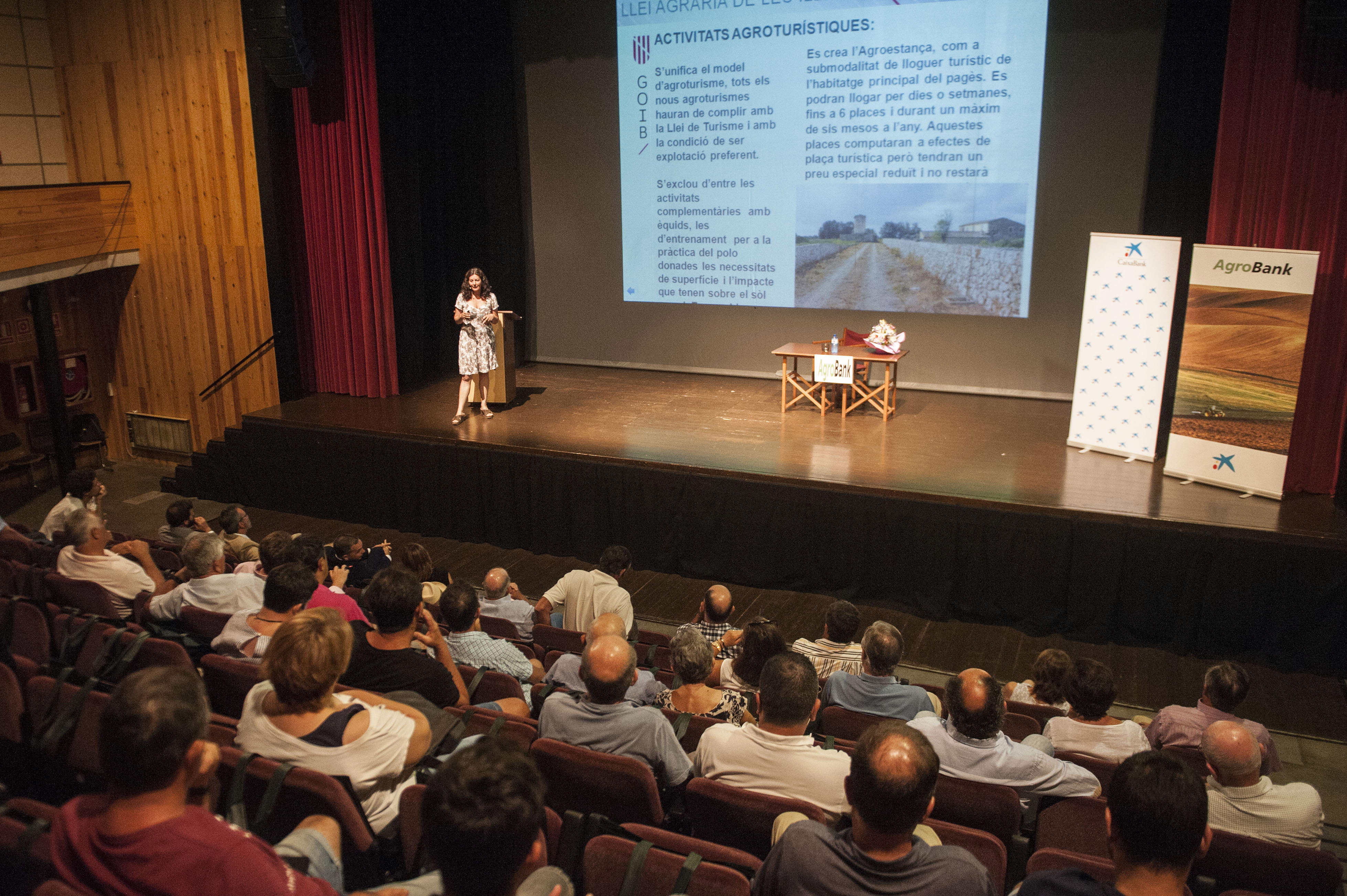 CaixaBank reune a un centenar de profesionales del sector agrario en las Jornadas AgroBank "Horizonte 2020"