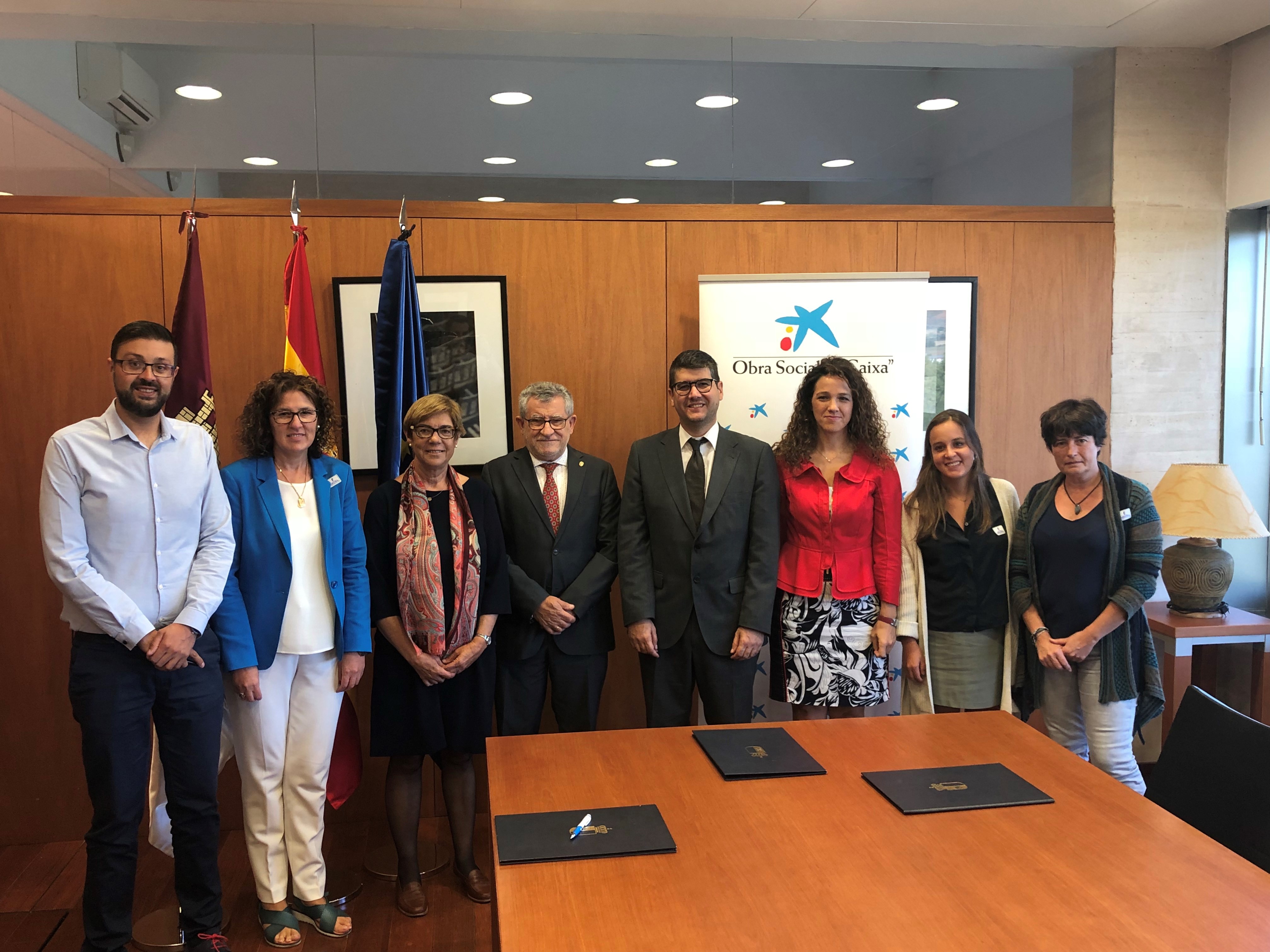 Finanzas Jóvenes Voluntarios de la Caixa. Toledo 01