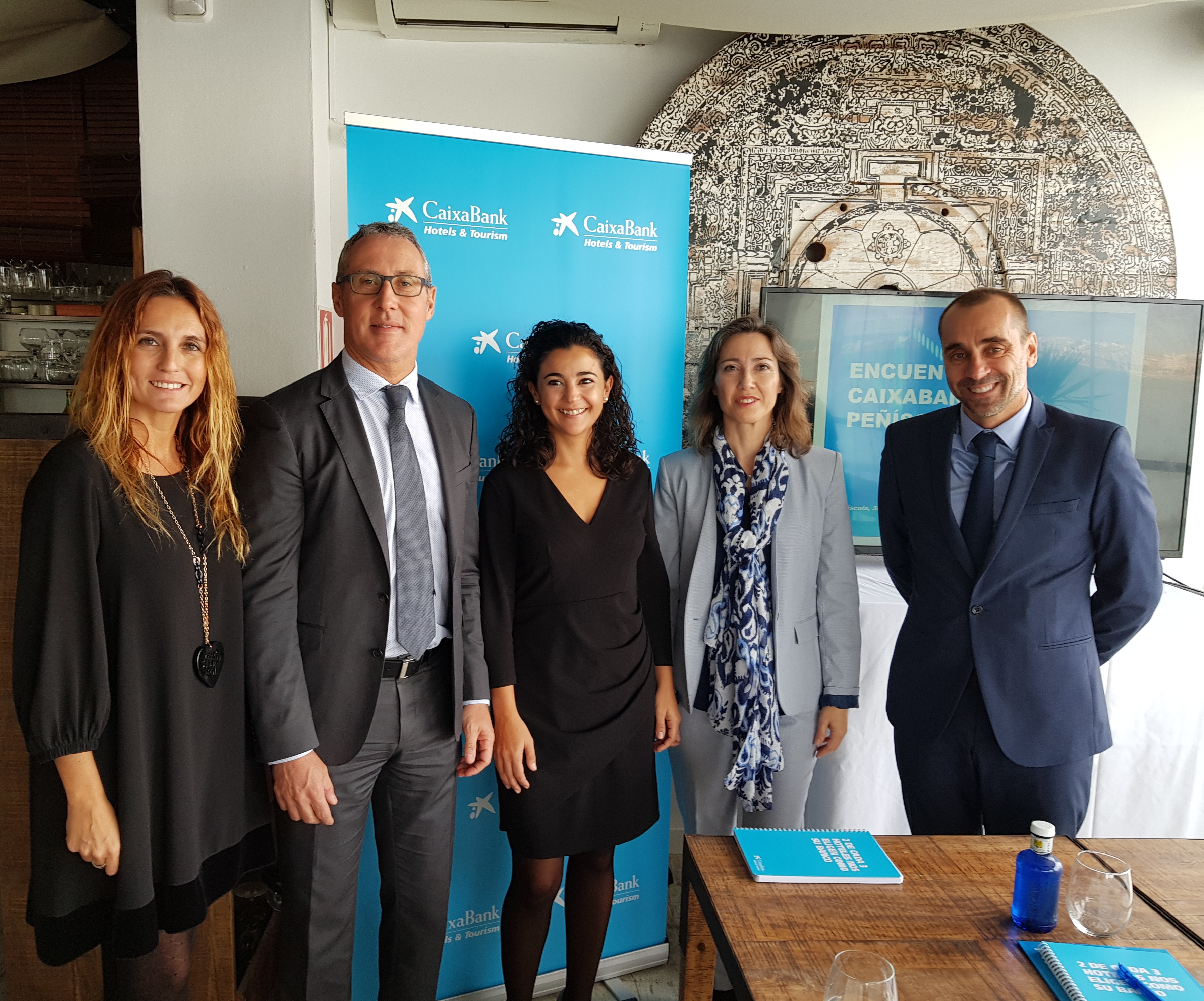 CaixaBank presenta al sector turístico de Peñíscola las últimas innovaciones en la gestión del negocio hotelero online