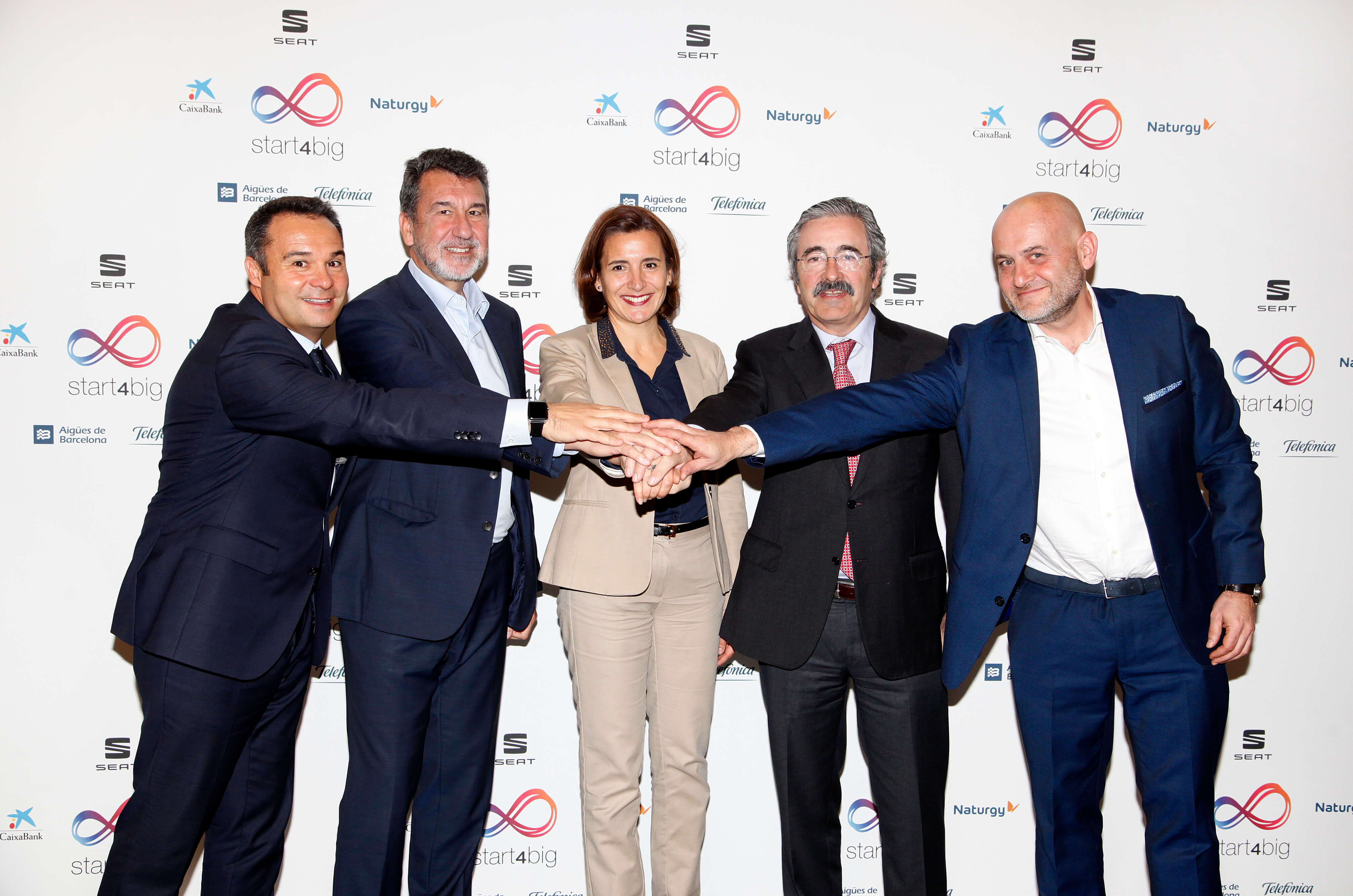  from left to right: Jordi Nicolau, executive director of Global Customer Experience at CaixaBank; Antoni Peris, director of corporate resources at Naturgy; María Monzó, Director of Innovation and Knowledge of Aigües de Barcelona; Kim Faura, General Director of Telefónica in Catalonia, Comunidad Valenciana, Islas Baleares and Región de Murcia, and Christian Stein, General Director of Communication and Institutional Relations of SEAT